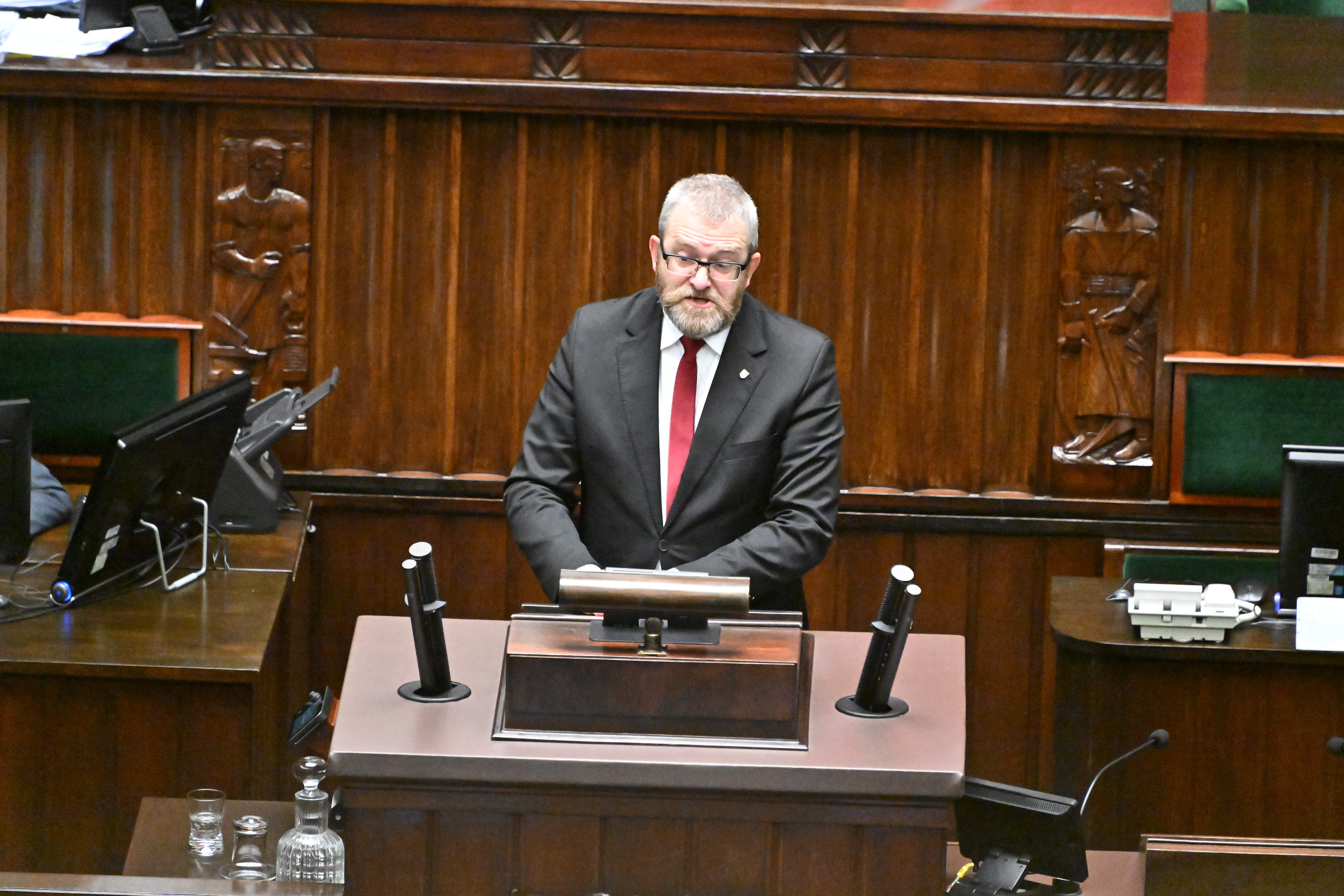 Była 18:39, gdy Czarzasty przemówił do Polaków