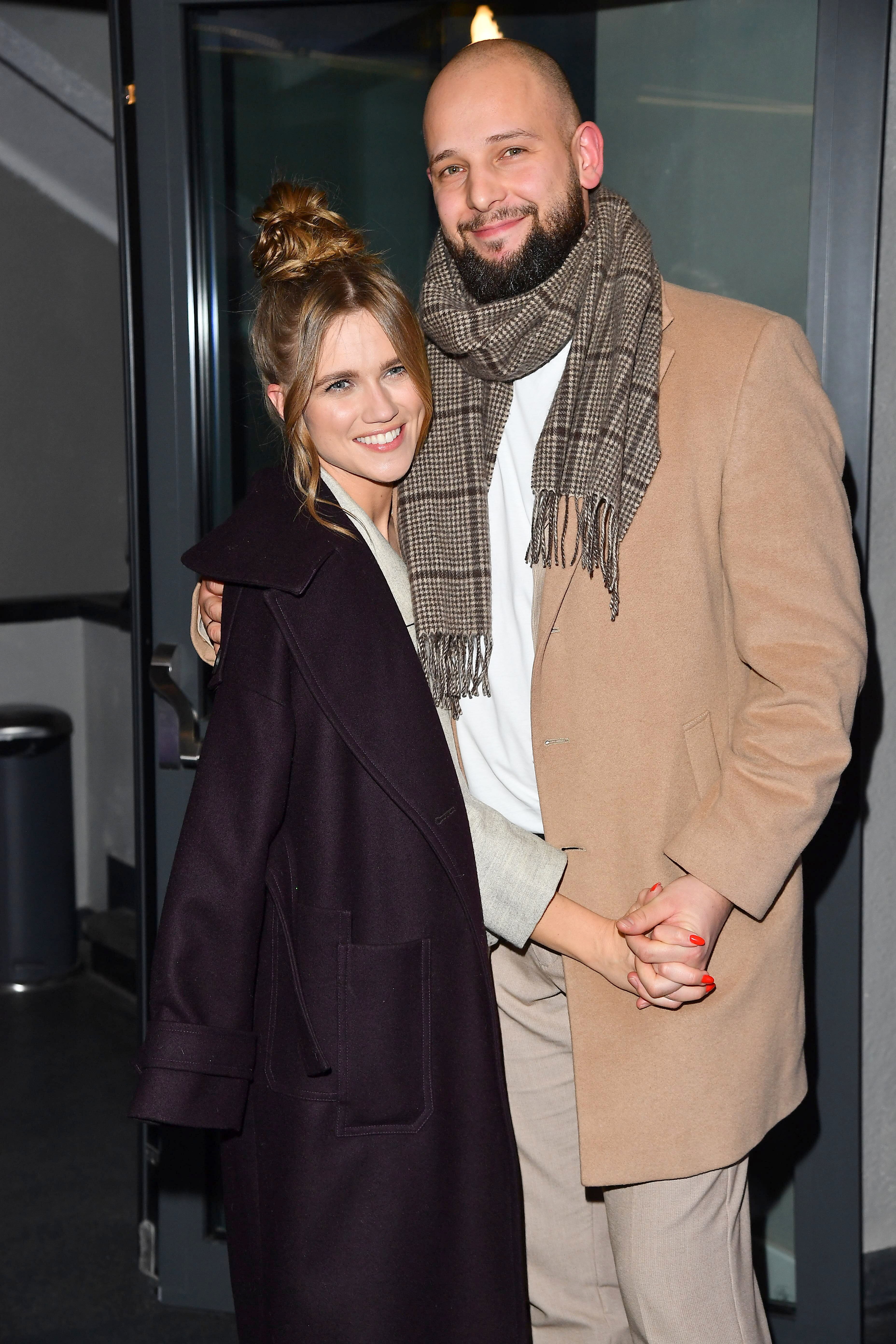 Od rozwodu do koszmarów – reakcje córek Peli po niecodziennej wizycie na planie