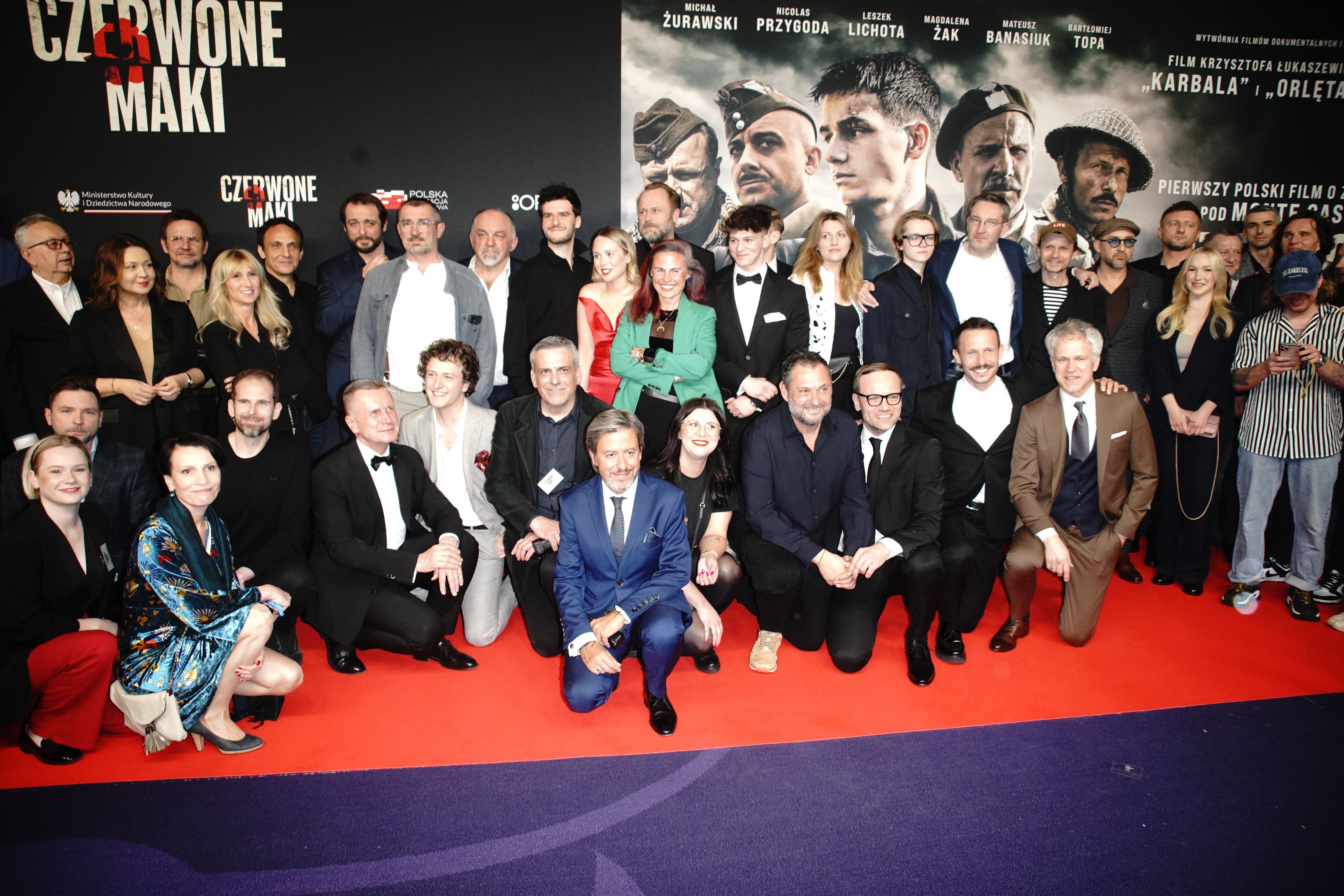 Ledwo co po 20 latach rozstał się z mamą swoich dzieci, a tu takie wieści. Gwiazdor TVN "przyłapany"