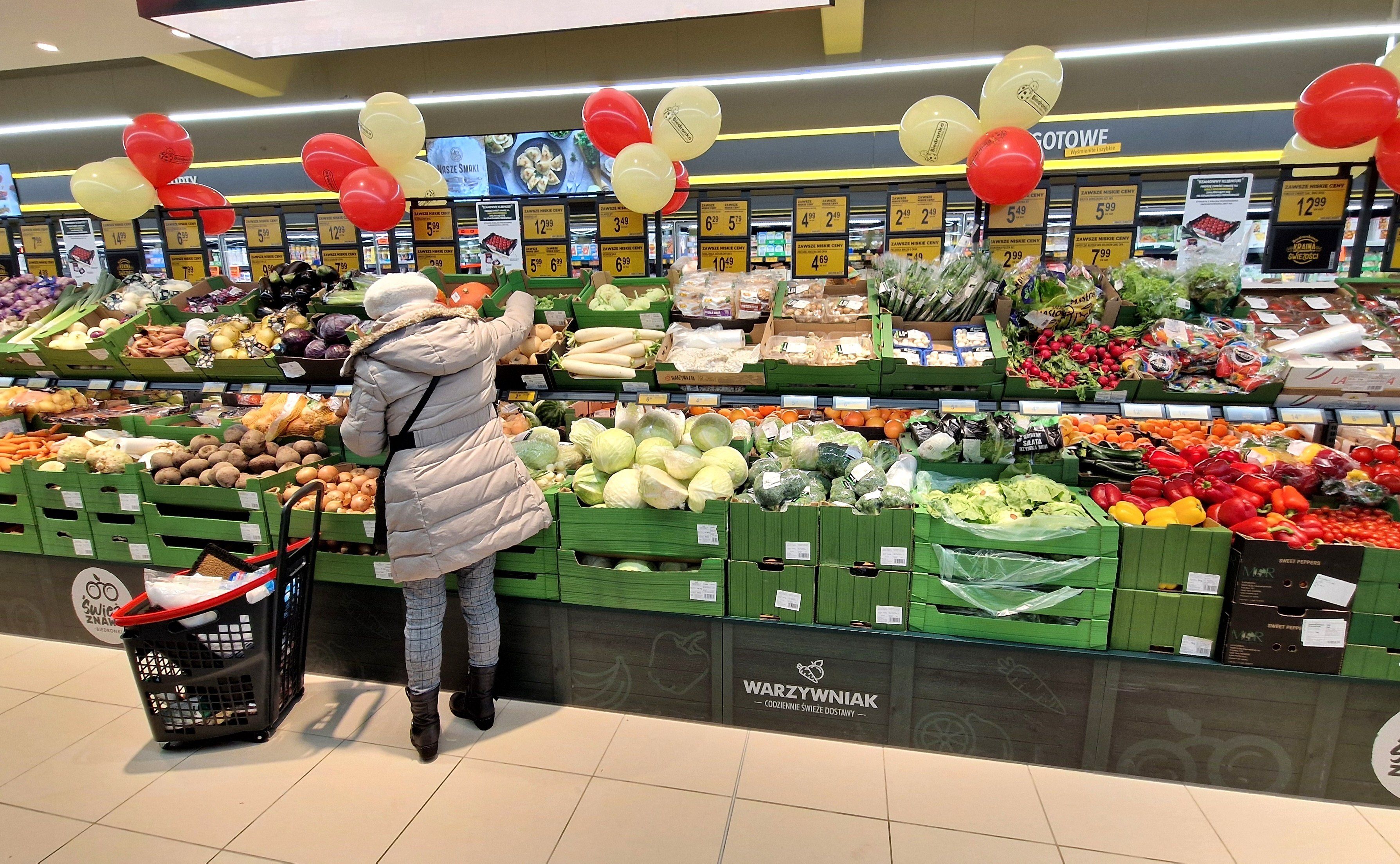 Ostatni dzień takich cen w Biedronce! Ludzie stoją w kolejkach od rana. Warto zamrozić przed świętami