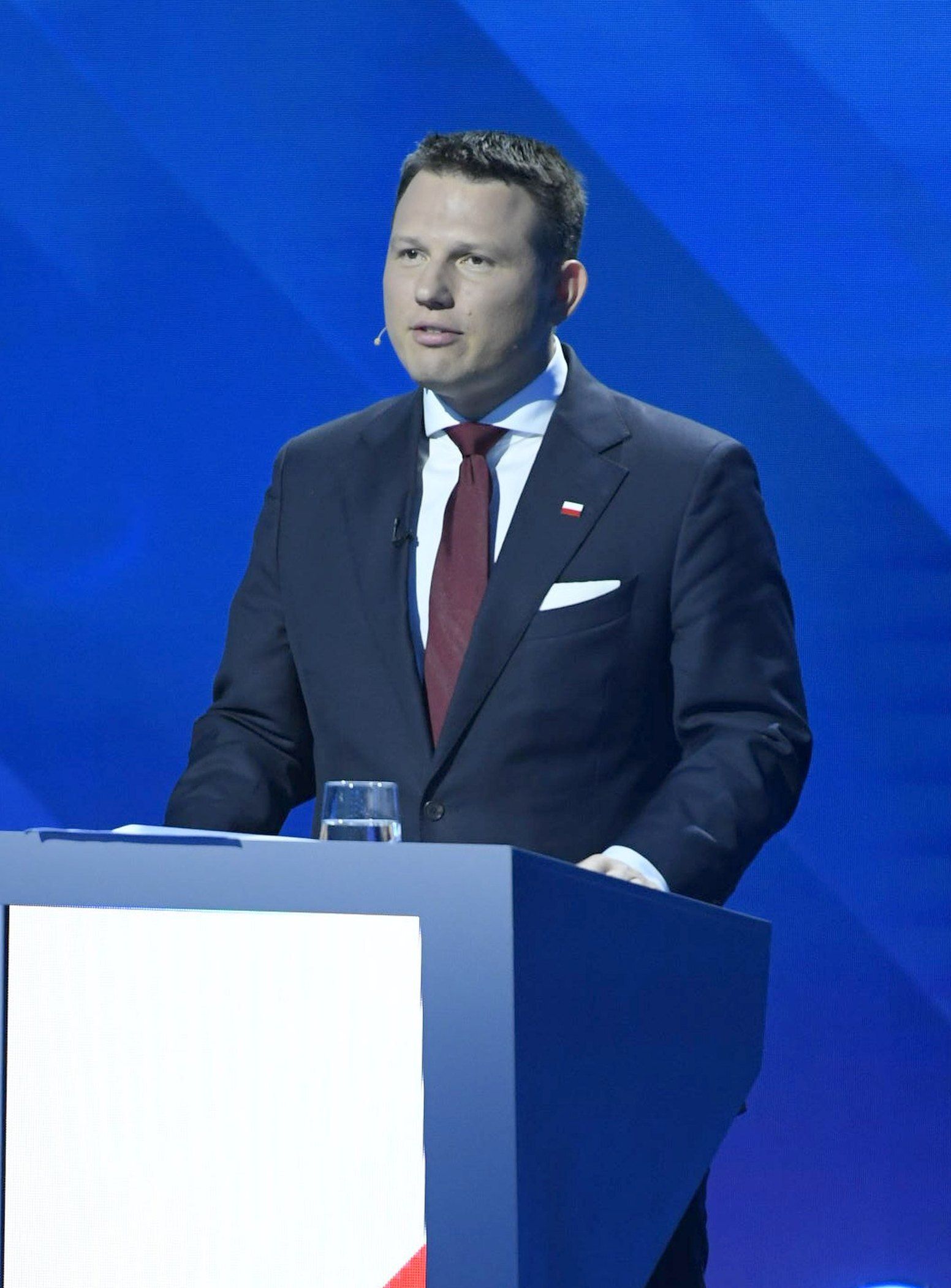 Nowy sondaż. Tylko jedna parta notuje zysk poparcia wśród Polaków