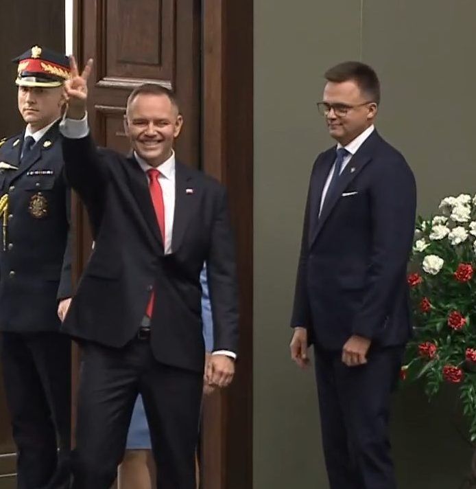 Nieoficjalnie: rozstrzygnęła się przyszłość Hołowni. Jednak sam zrezygnował