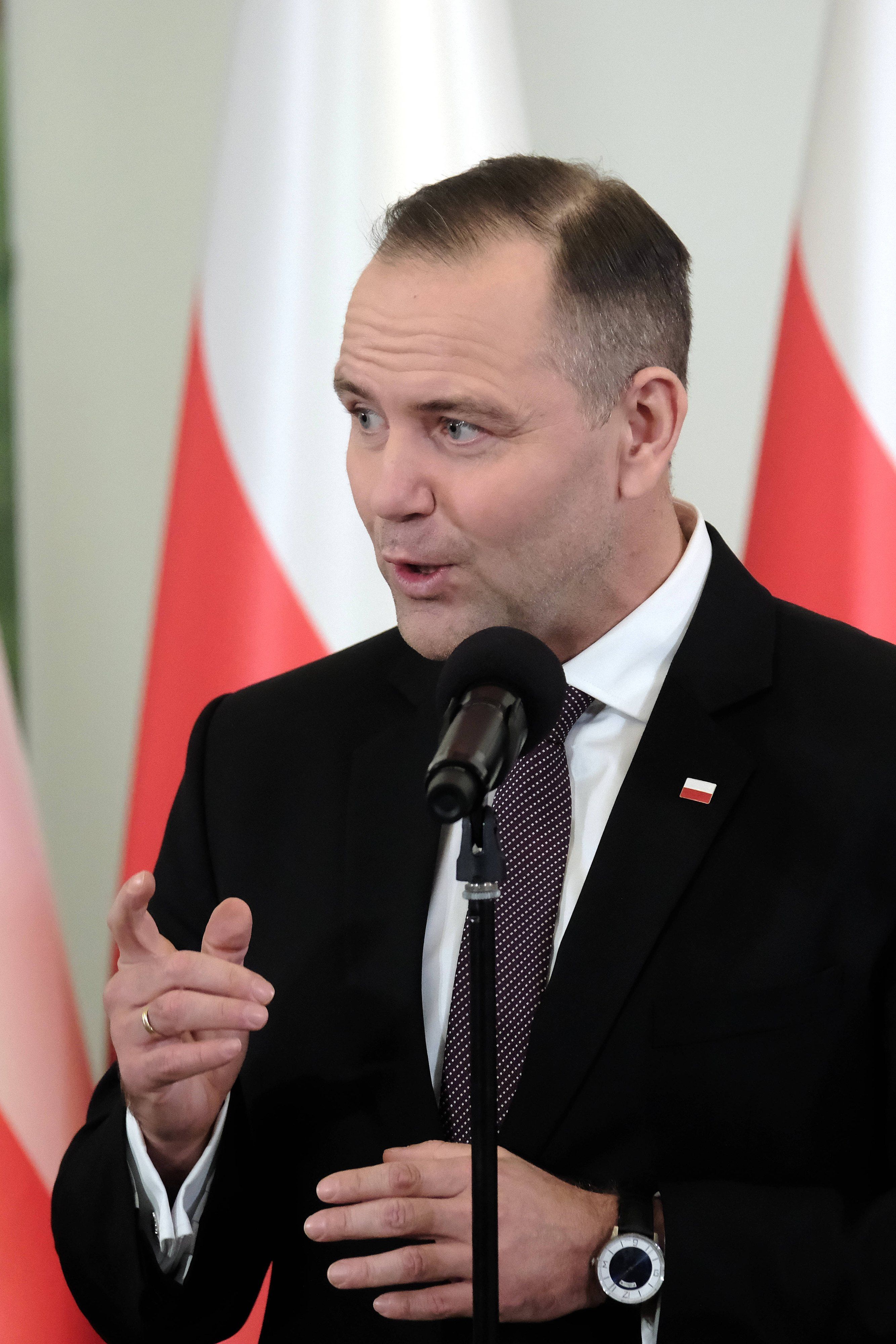 To on jest wymieniany jako kandydat PiS na premiera