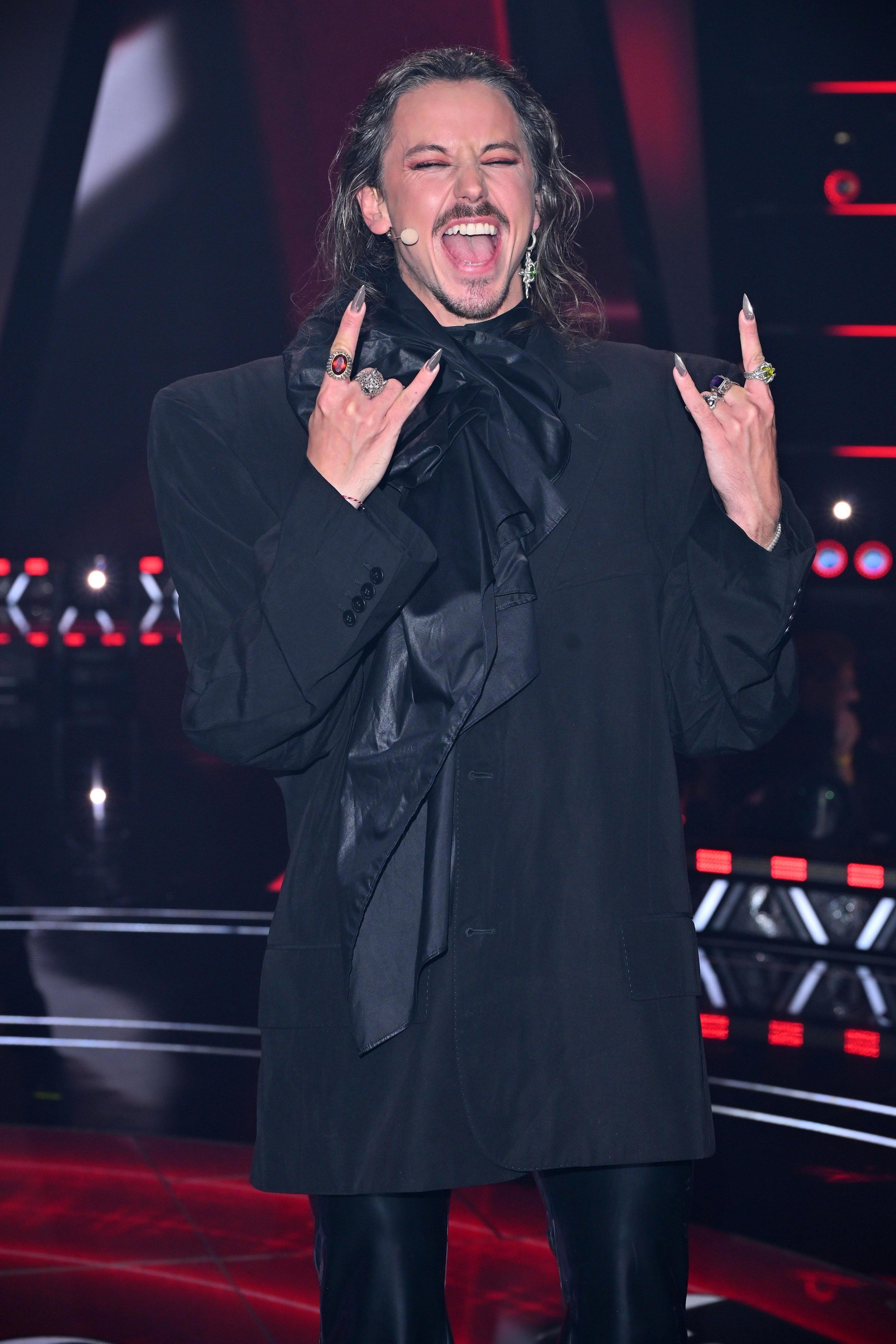 Michał Szpak wybiegł w ręczniku na głowie. Komentarze pojawiły się niemal natychmiast