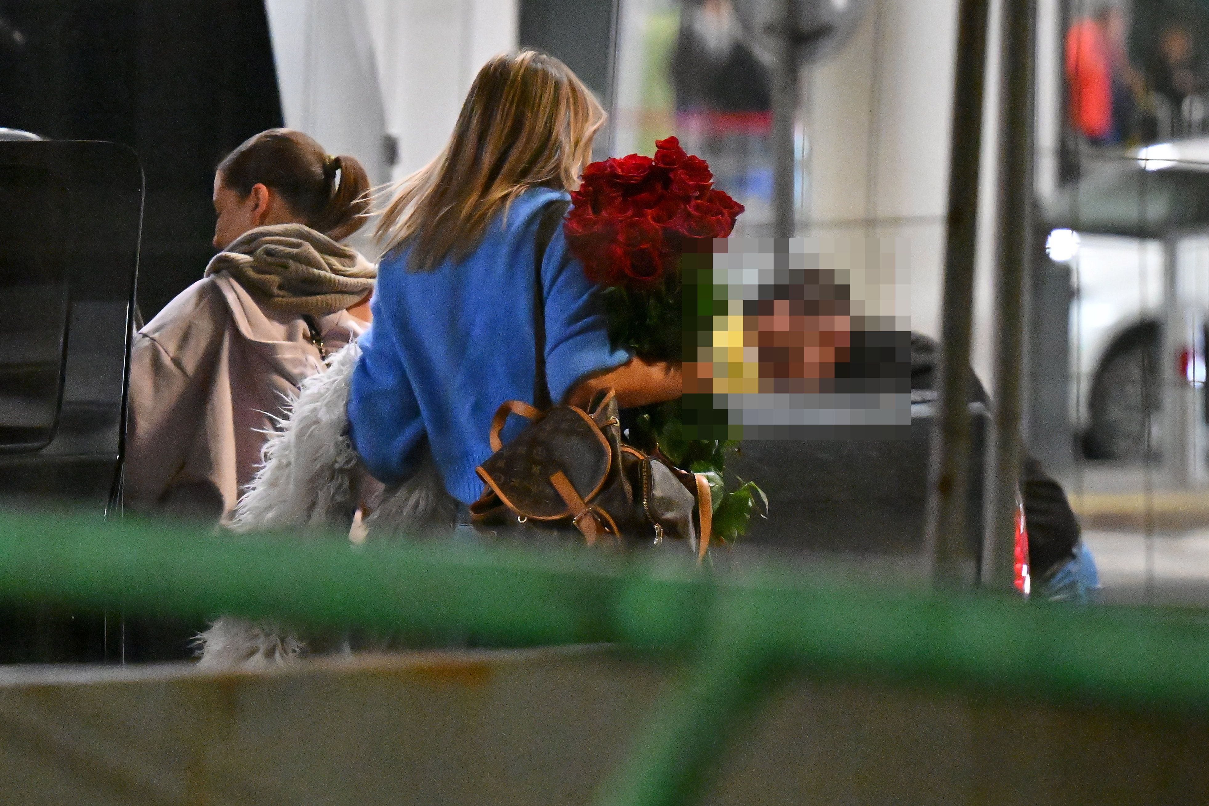 Czułe uściski na lotnisku. Przyłapano Goździalską z nowym partnerem. Ale sceny