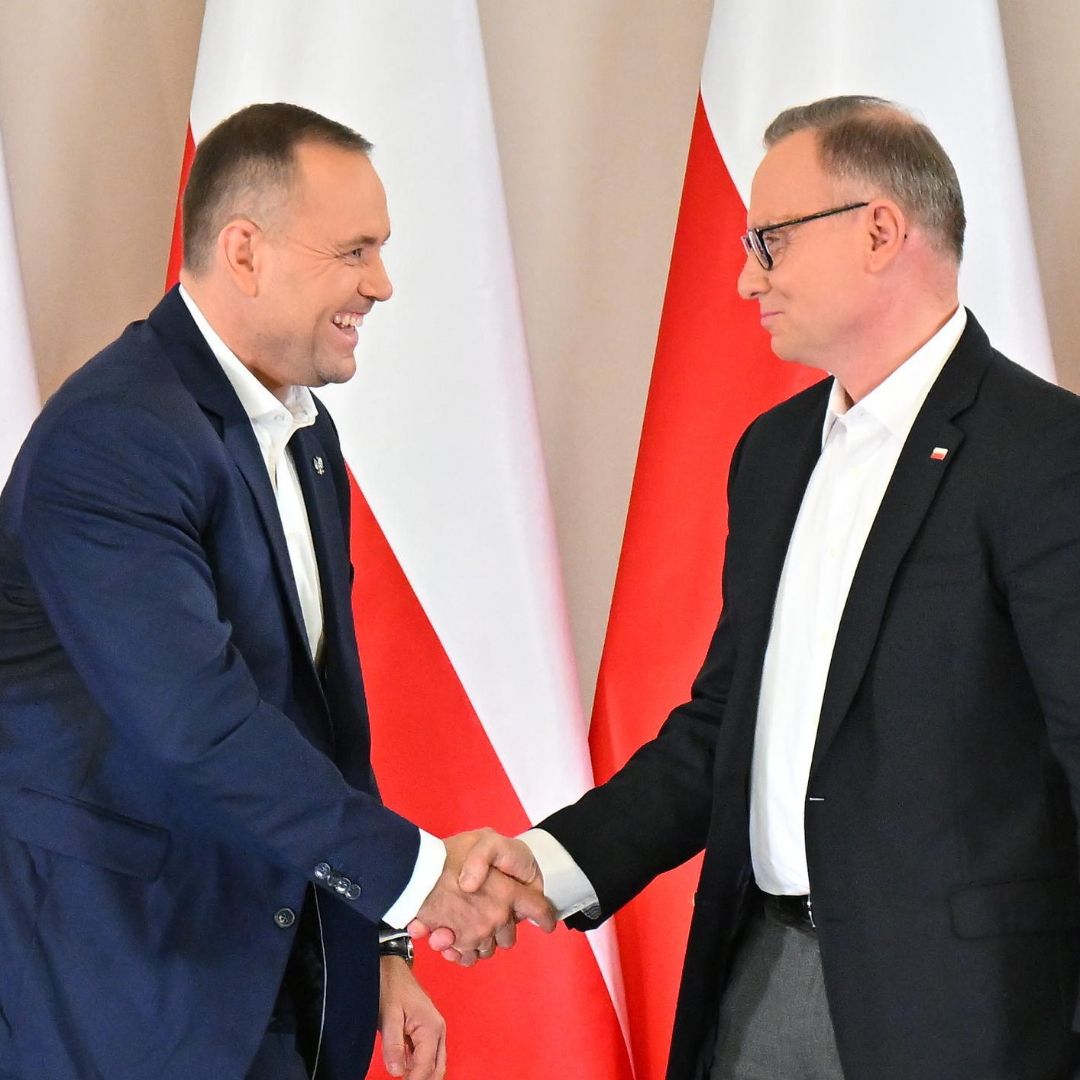 Zakpili z Nawrockiego przed całą Polską. Tak ostro dawno nie było, ludzie mówią o skandalu