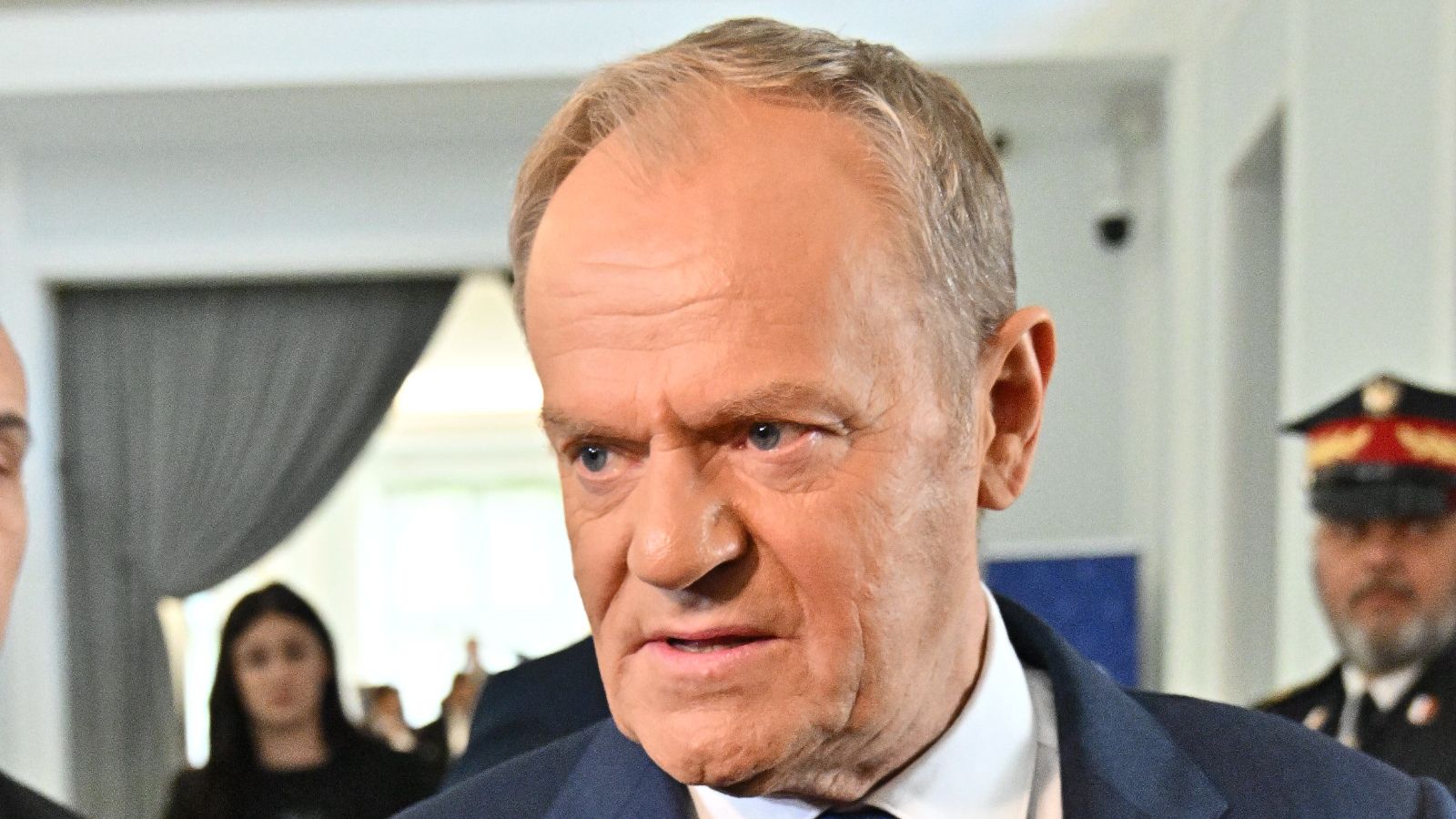 Donald Tusk, Karol Nawrocki, fałszywy alarm