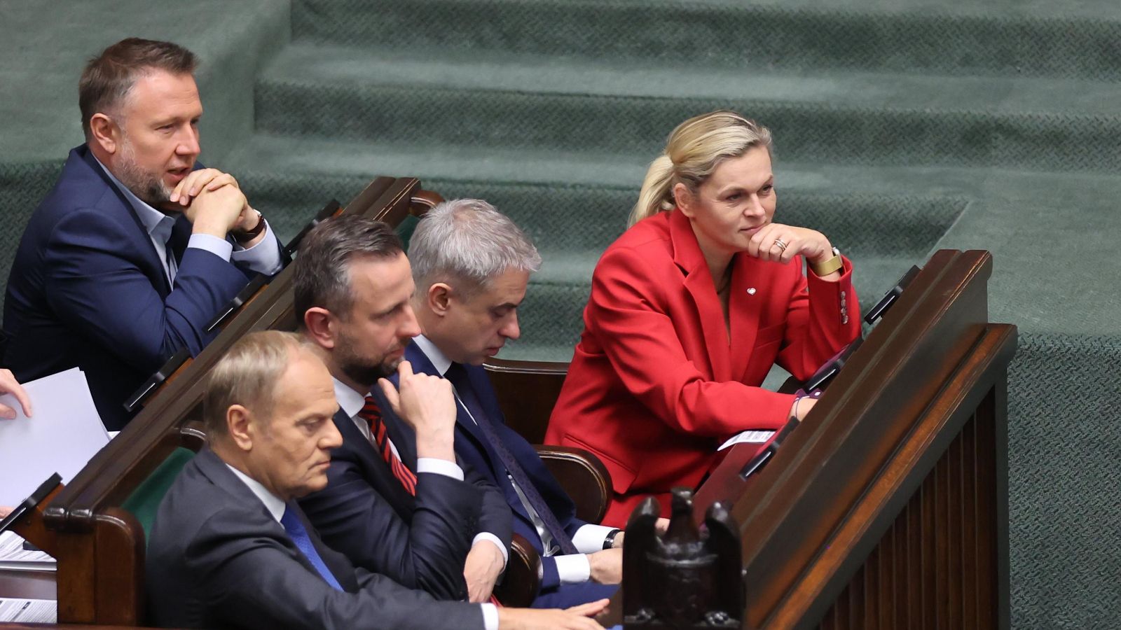 Tąpnięcie w najnowszym sondażu, takich wyników nie było od lat. Trzy partie poza Sejmem