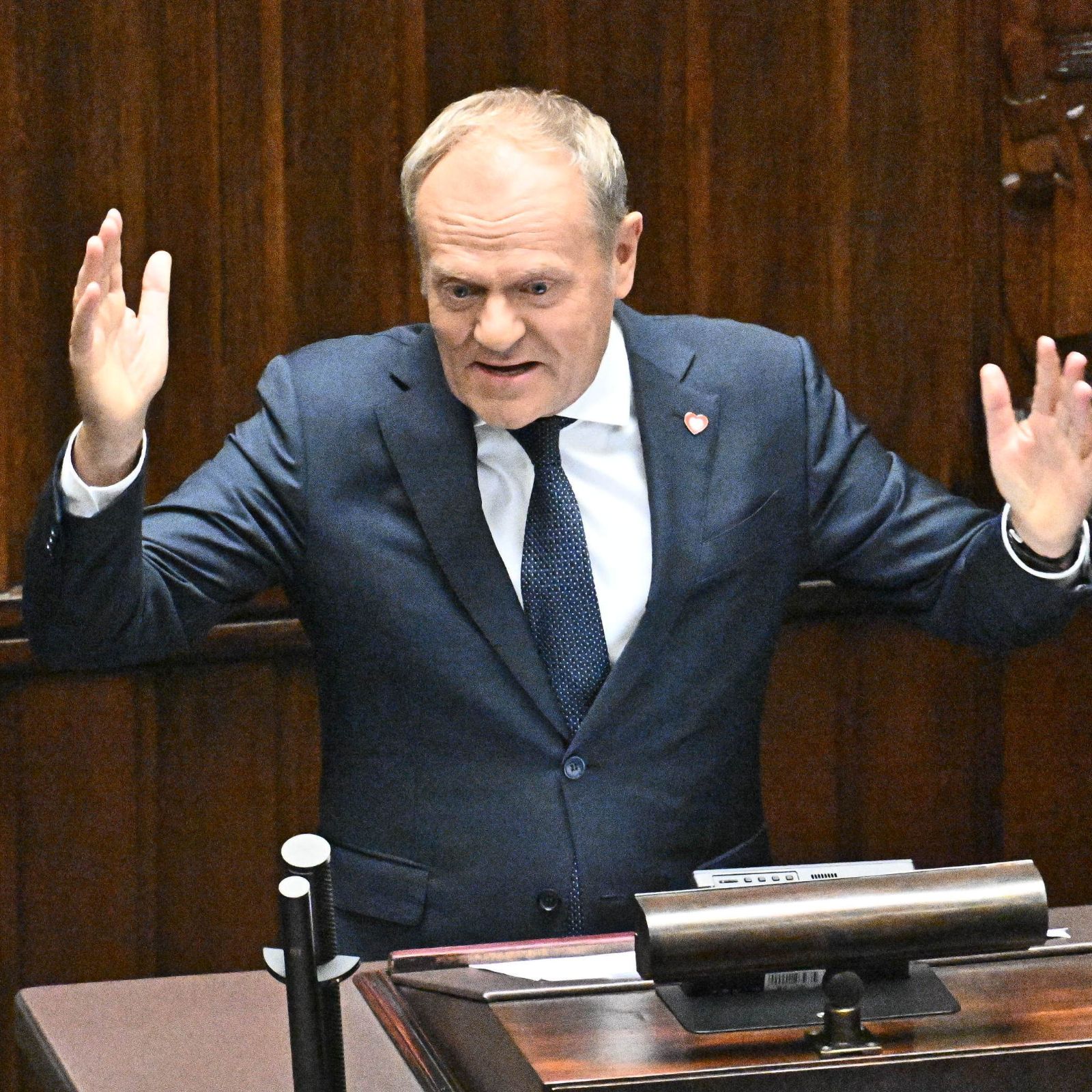 Nowy sondaż partyjny. Sześć ugrupowań w Sejmie, niewielkie różnice na czele