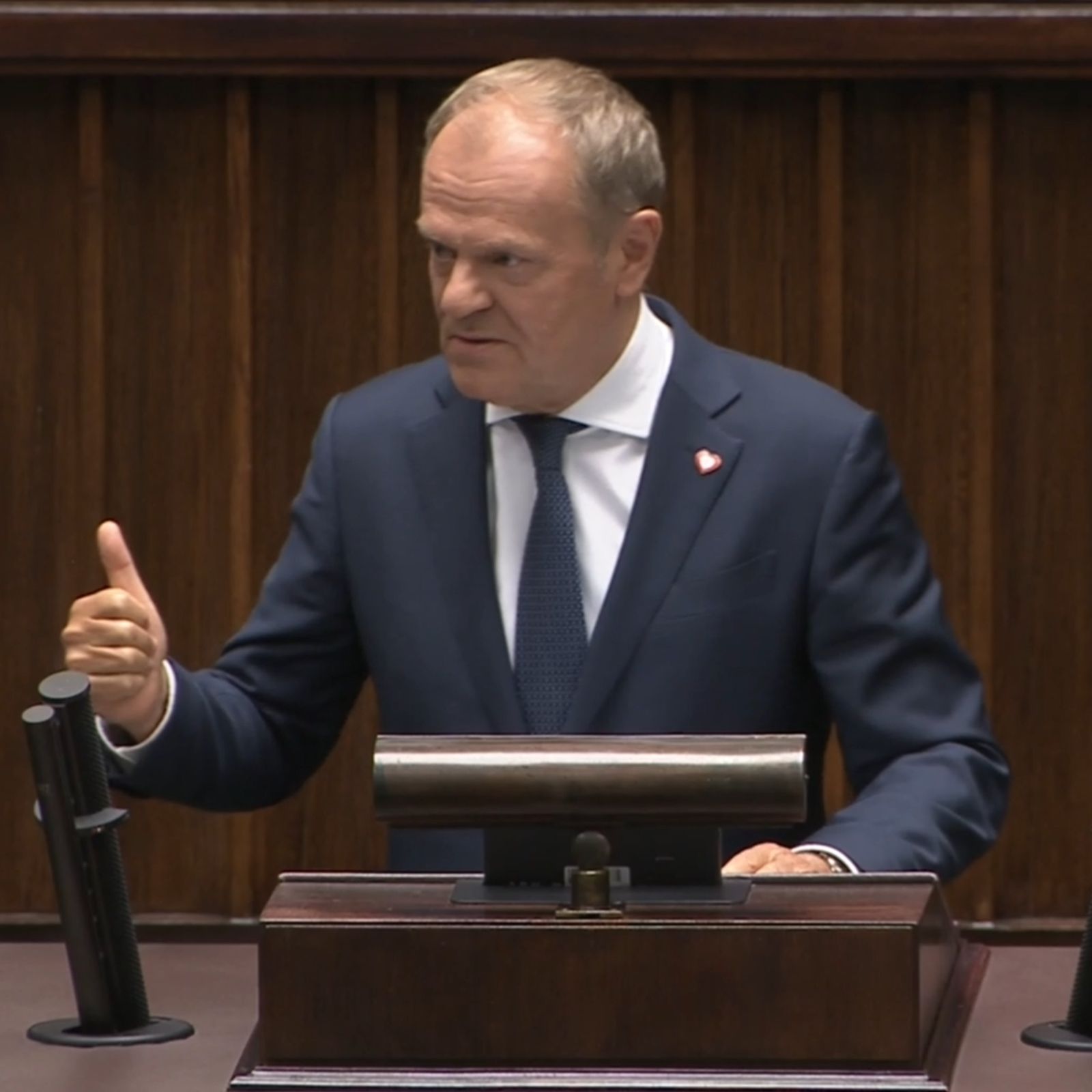 Nowy sondaż partyjny. KO liderem, ale bez szans na zbudowanie rządu