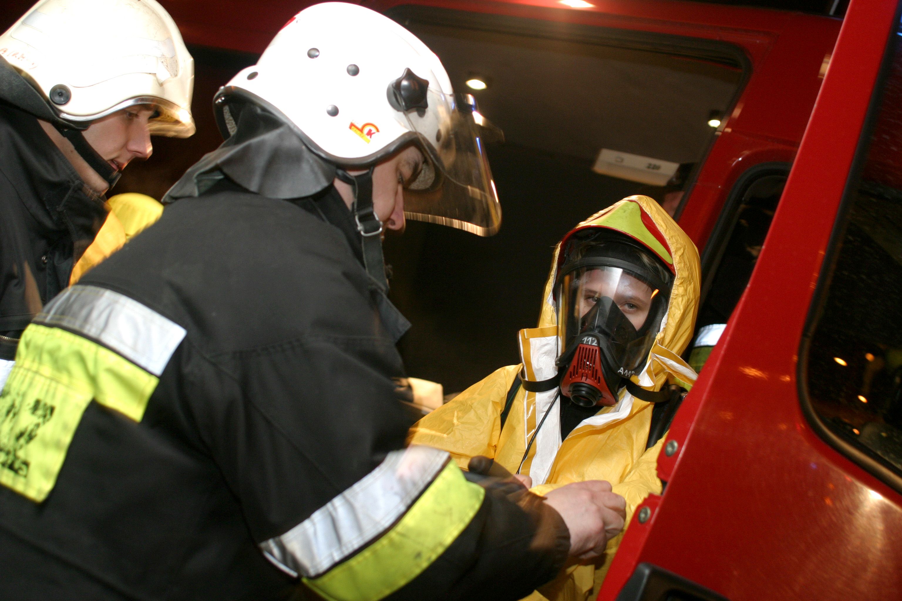 Ciało w spalonej ciężarówce w Gdyni. Makabryczne odkrycie w terminalu kontenerowym