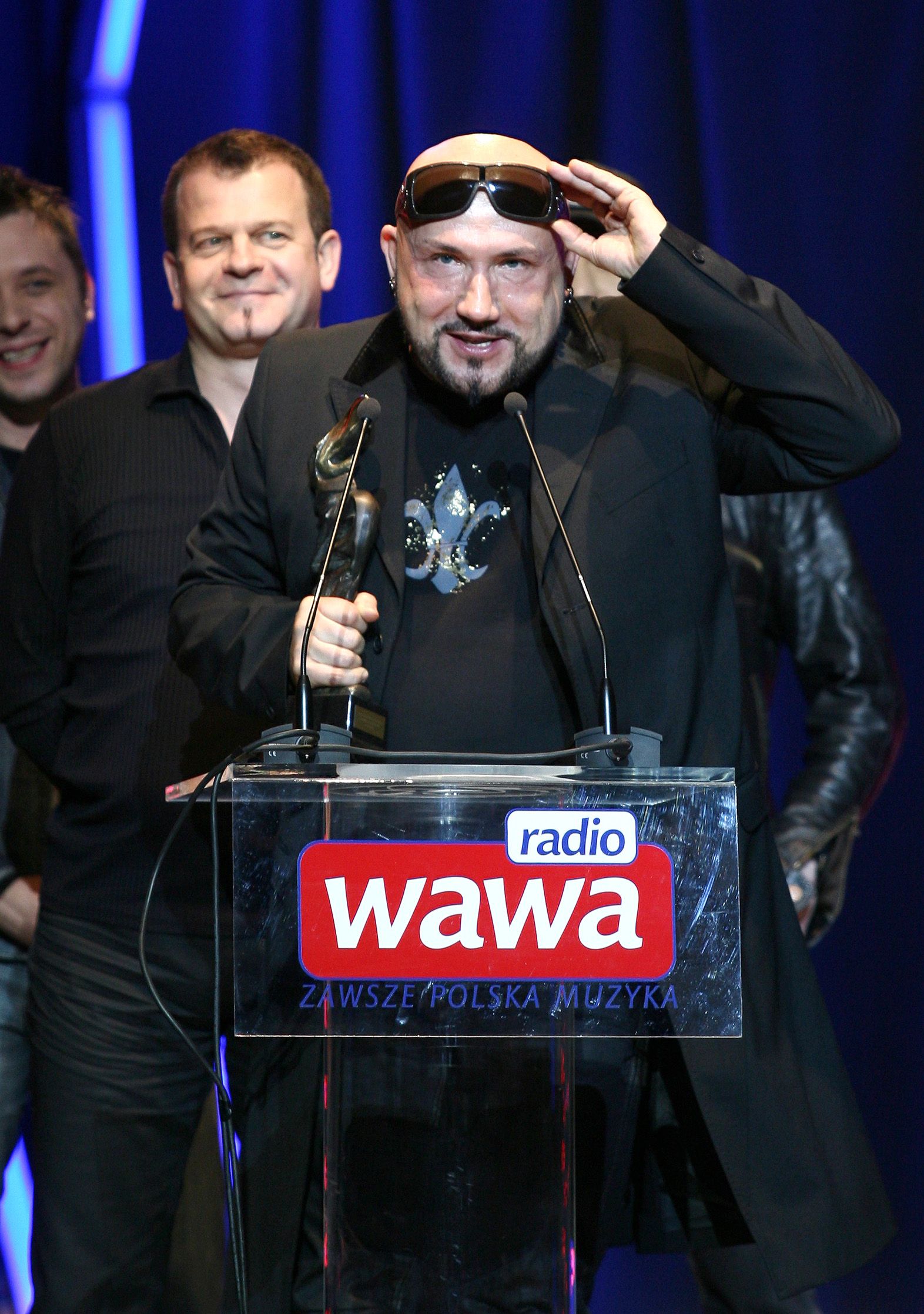 Tak Grzegorz Skawiński wygląda bez okularów. Tego zdjęcia nie da się zapomnieć