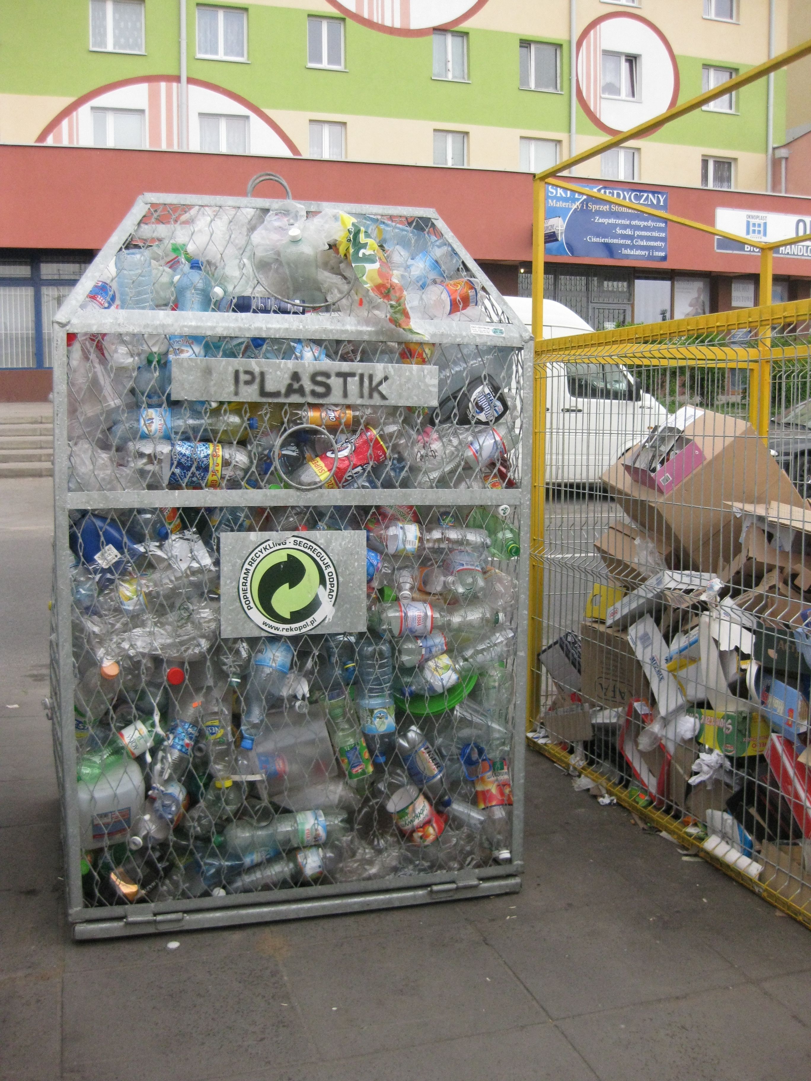 Polska w końcu uległa. Zapłaciliśmy naszym sąsiadom kosmiczną kwotę za śmieci