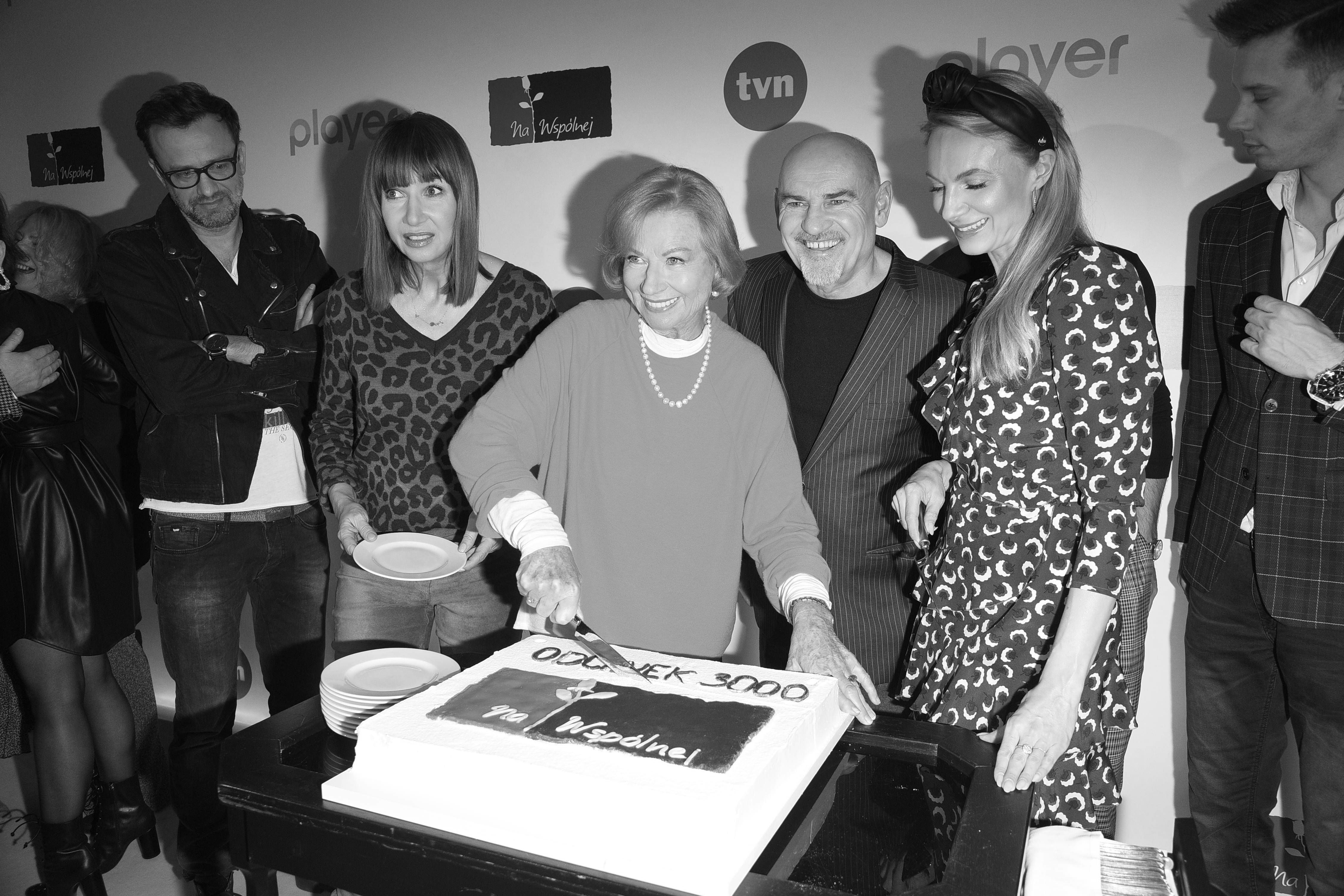 Pojechali na grób Bożeny Dykiel. Natychmiast zrobili relację z tego, co tam zastali