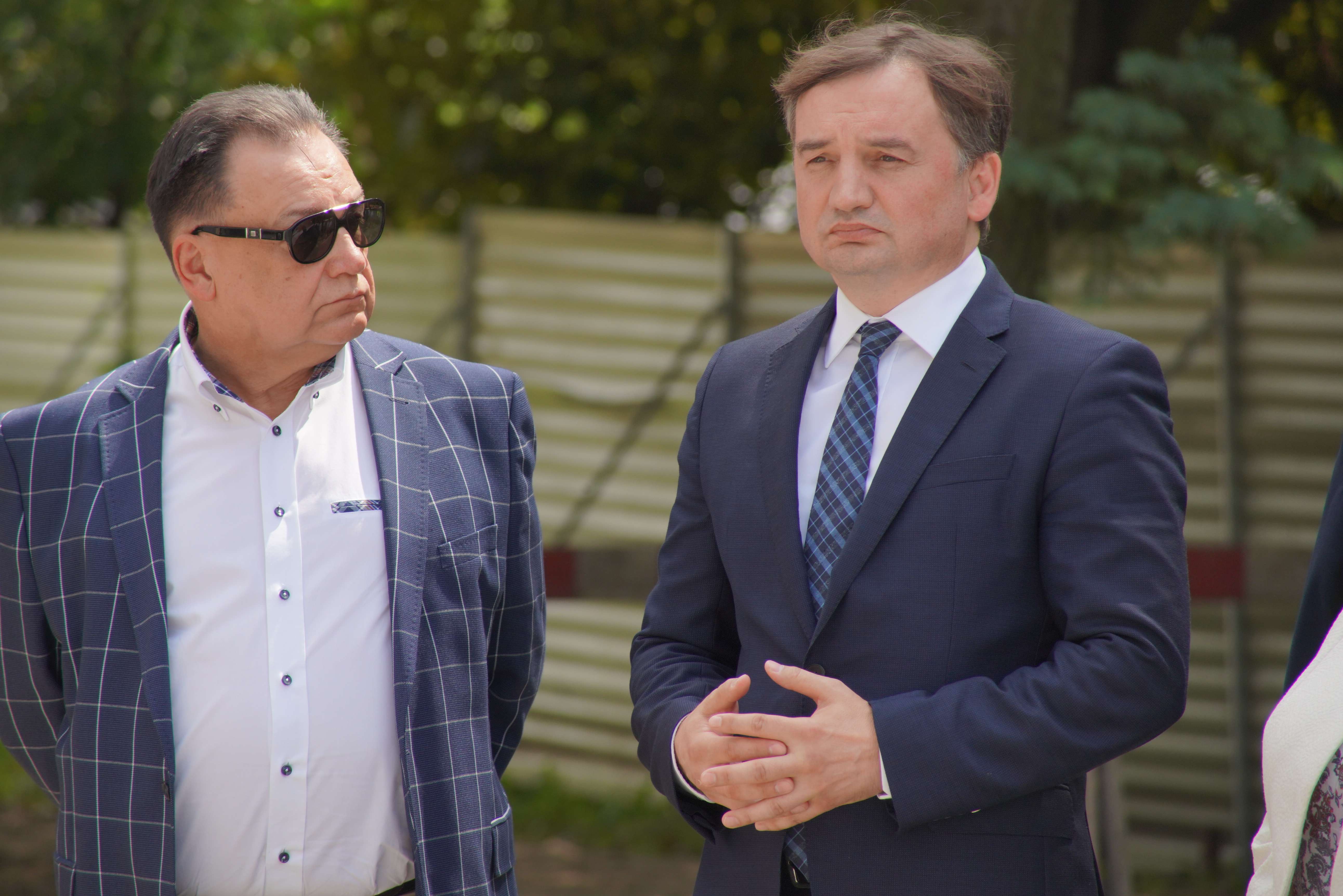 Ziobro traci paszporty i planuje pozwać państwo