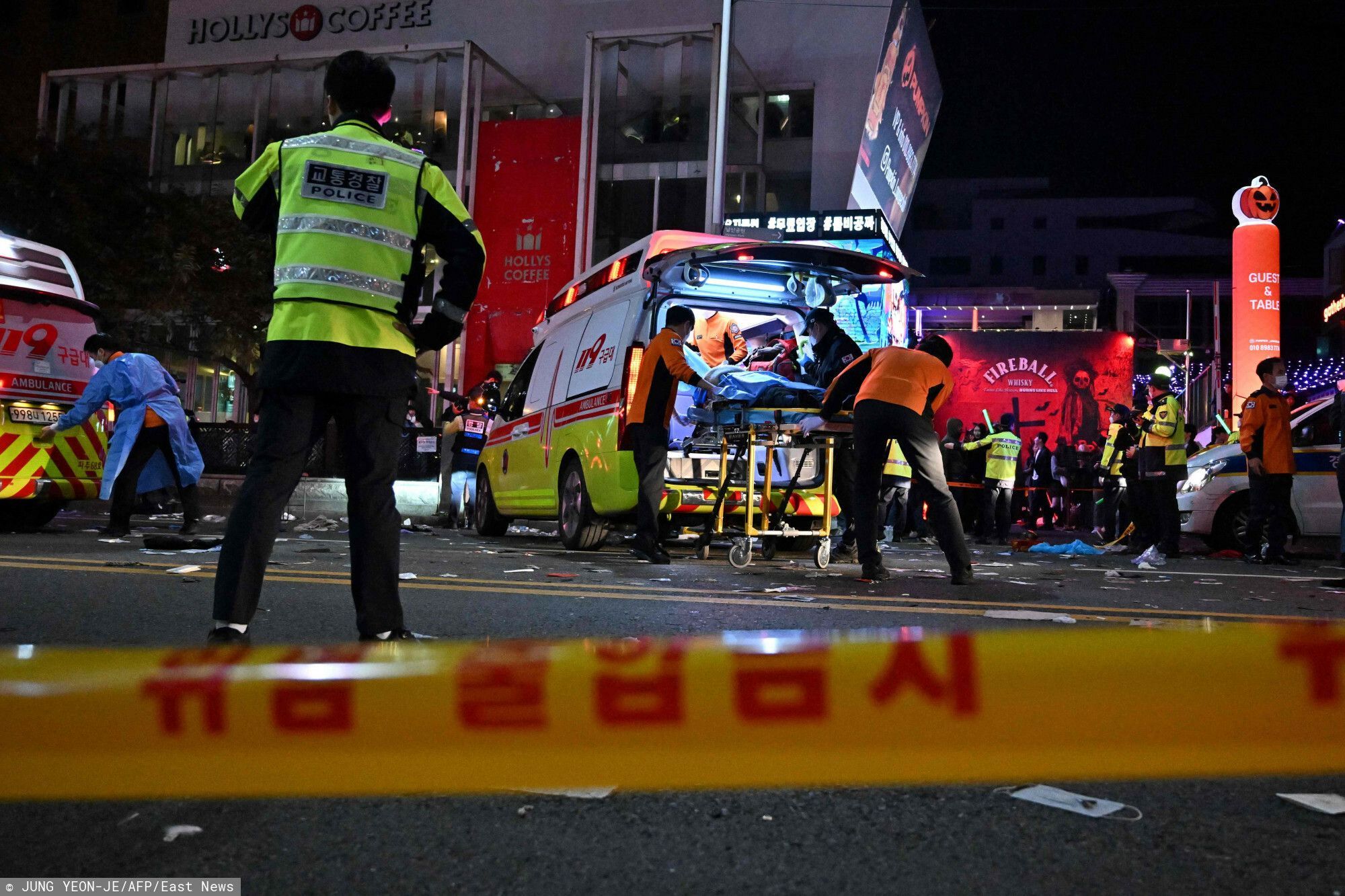 Podczas imprezy poświęconej Halloween w Korei Południowej śmierć poniosło 151 osób. 
