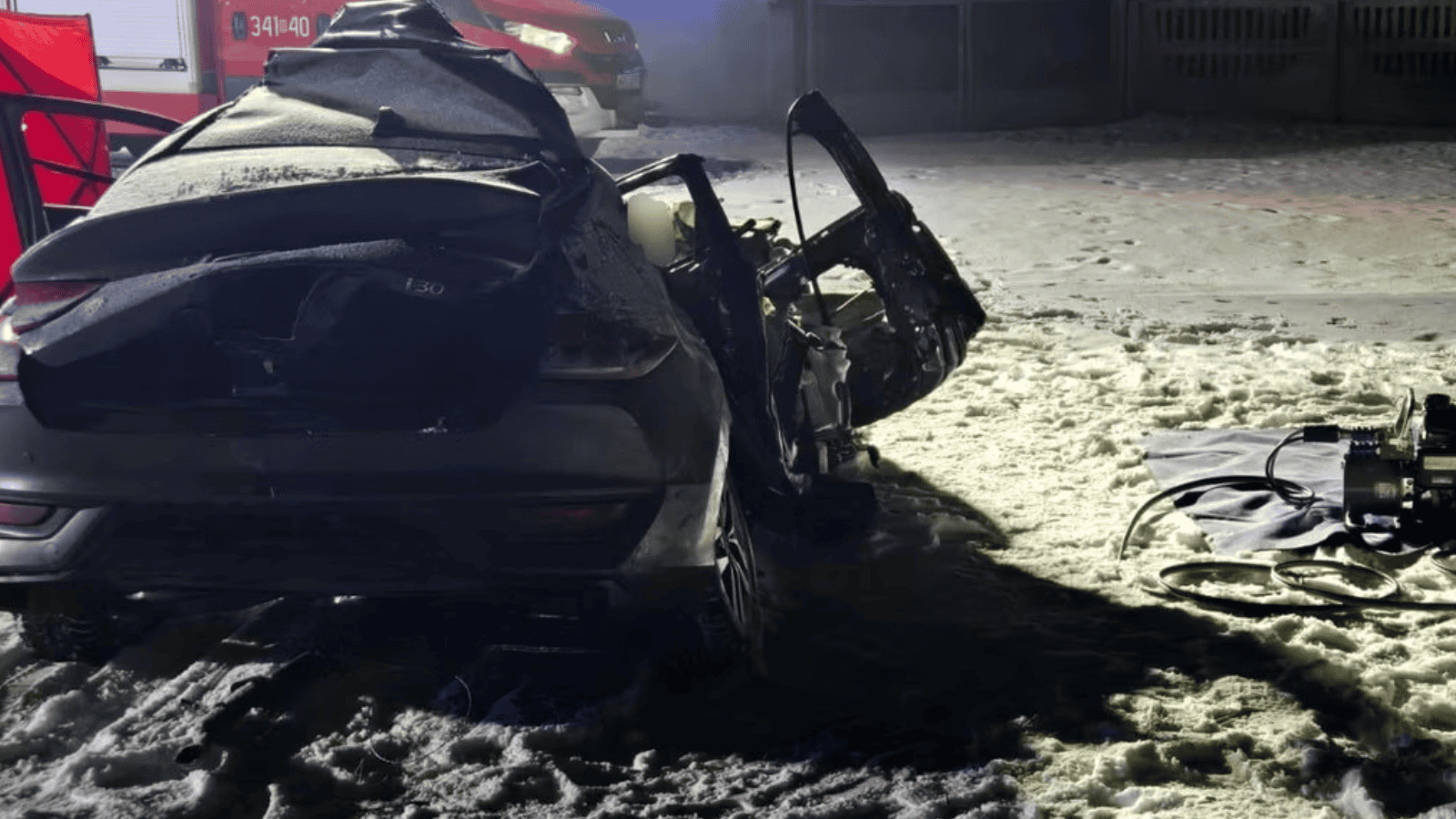 Tragedia na przejeździe kolejowym. Nie żyje matka i syn. 