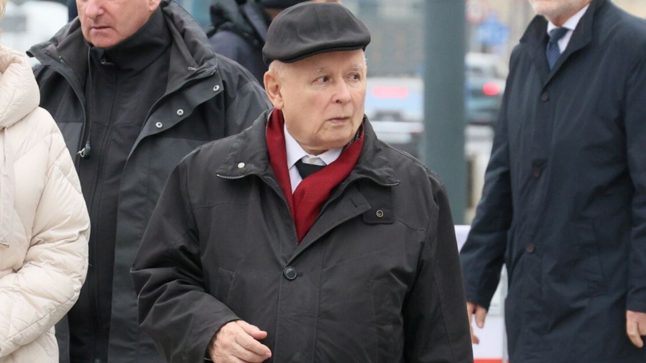 "Jak przedszkolak". Kaczyńskiemu wszyscy patrzyli sporo poniżej pasa