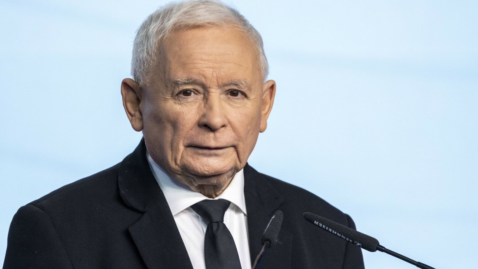Jarosław Kaczyński musiał wyprowadzić się z willi na Żoliborzu