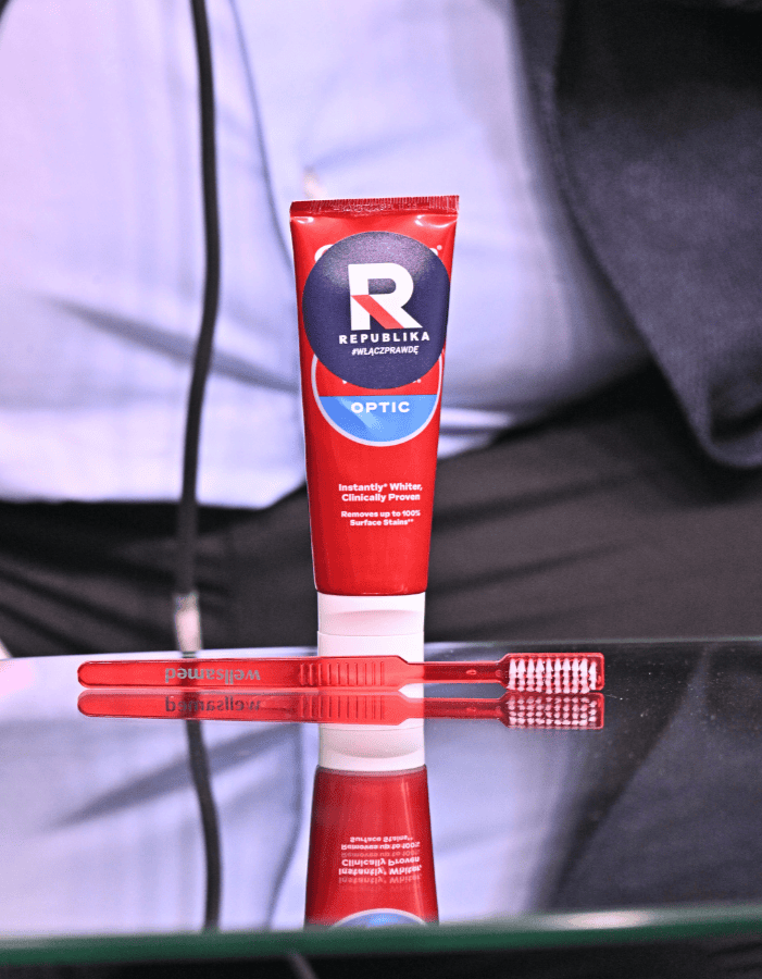 Sakiewicz zjawił się w prokuraturze. Zdumiewające, co ze sobą przyniósł