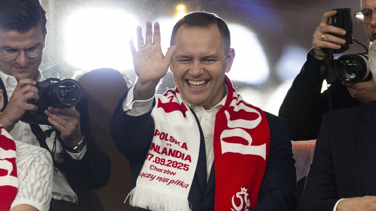 Była 72. meczu, gdy na stadionie rozległy się krzyki. Wszystko przez Karola Nawrockiego