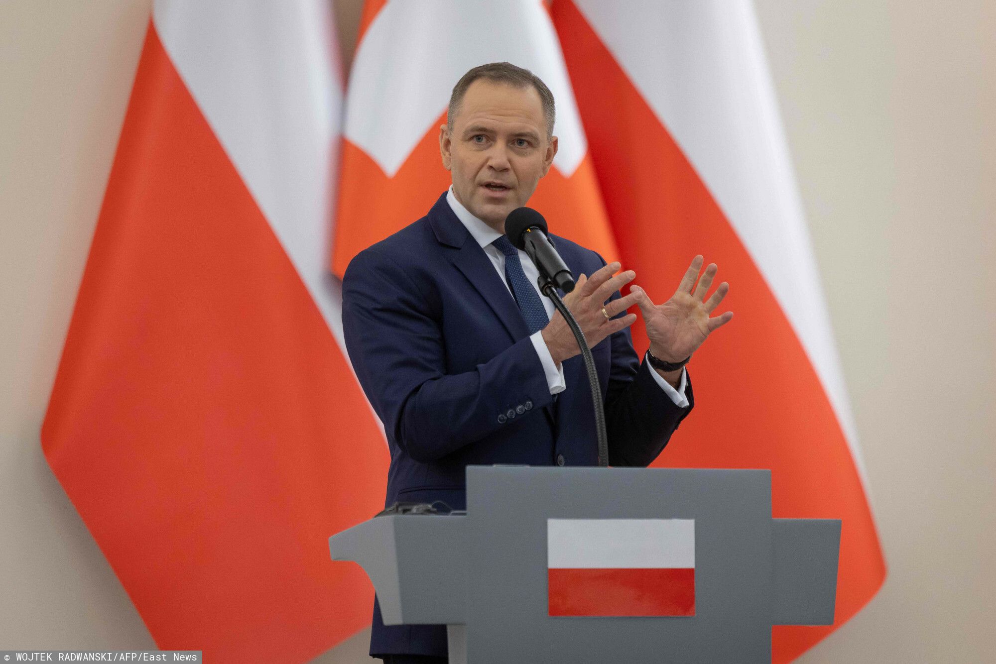 Jednak podpisze. Karol Nawrocki zadecydował, zagraniczne media rozpisują się o jego decyzji