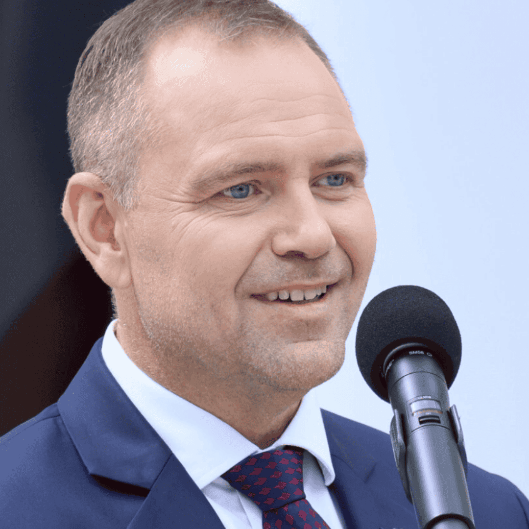 Tak na trzecie imię ma Nawrocki. Wybór zaskakuje