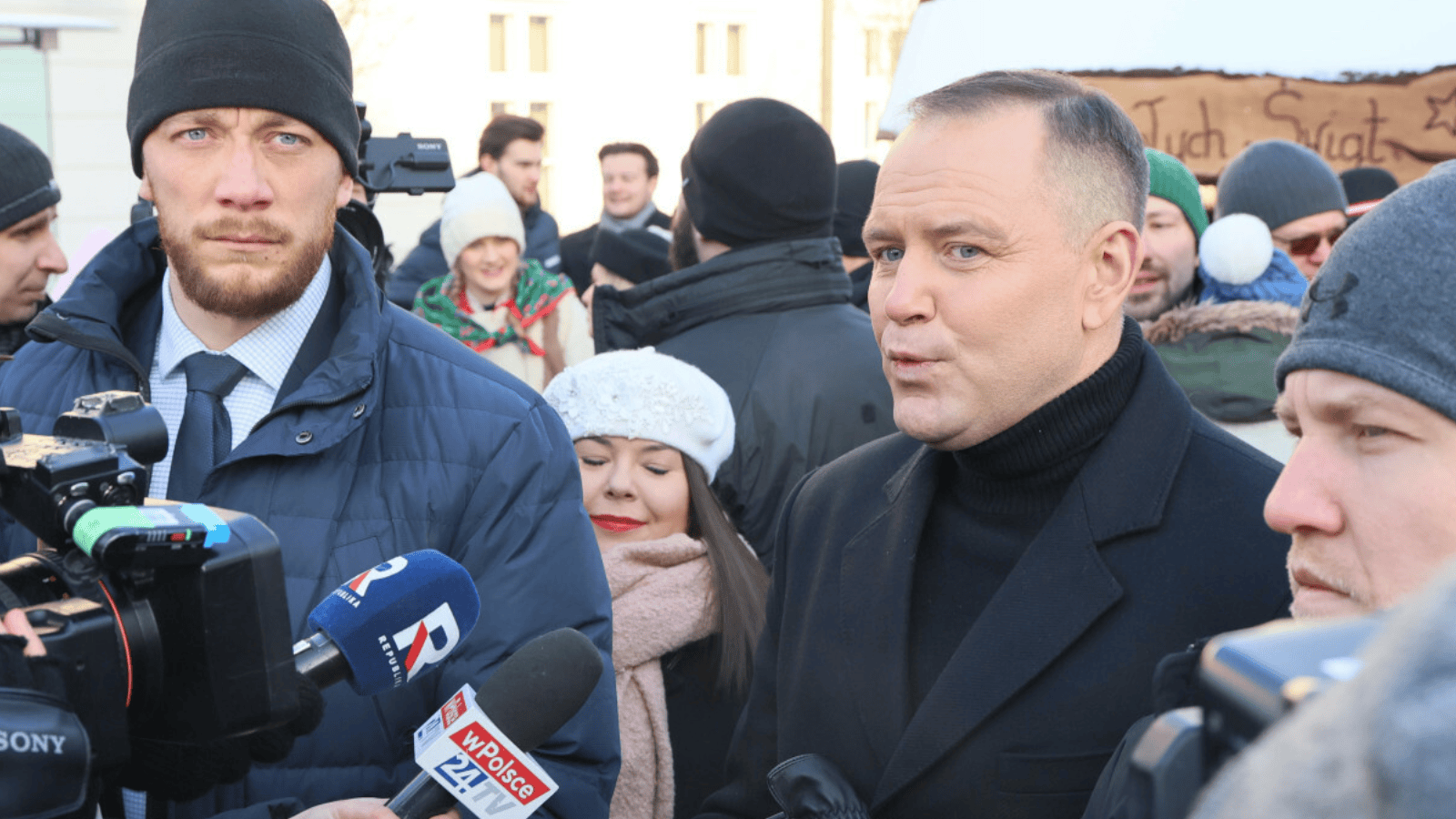 Nawrocki nagle wyszedł do ludzi i przemówił. Wyjątkowy apel do Polek i Polaków