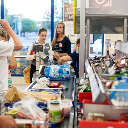 Nagranie z kasjerką z Lidla podbija sieć. Internauci domagają się dla niej podwyżki 