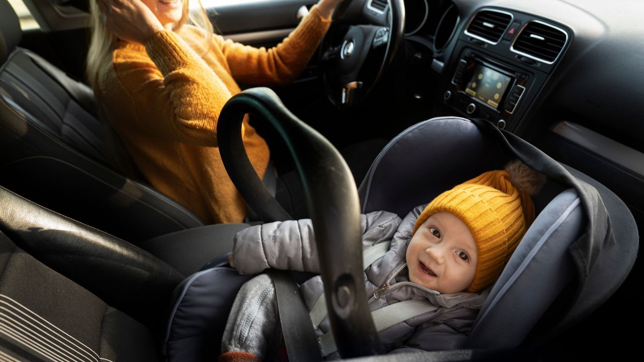 Gdzie dziecko powinno siedzieć w samochodzie? To nieprawda, że za kierowcą jest bezpiecznie