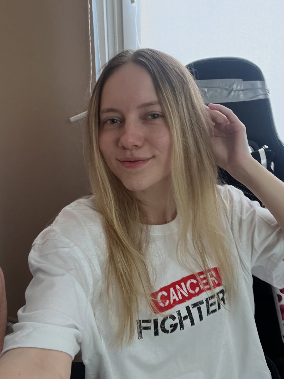 Polska gwiazda internetu ogoliła się na łyso, po długich włosach nie ma ani śladu. Powód wywołuje wzruszenie