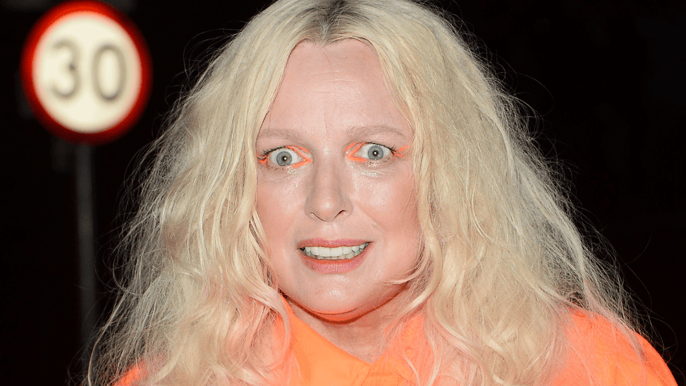 Agata Kulesza zgoliła włosy Kasi Nosowskiej na zero. Prawie pół miliona ludzi to widziało. Wideo to hit sieci