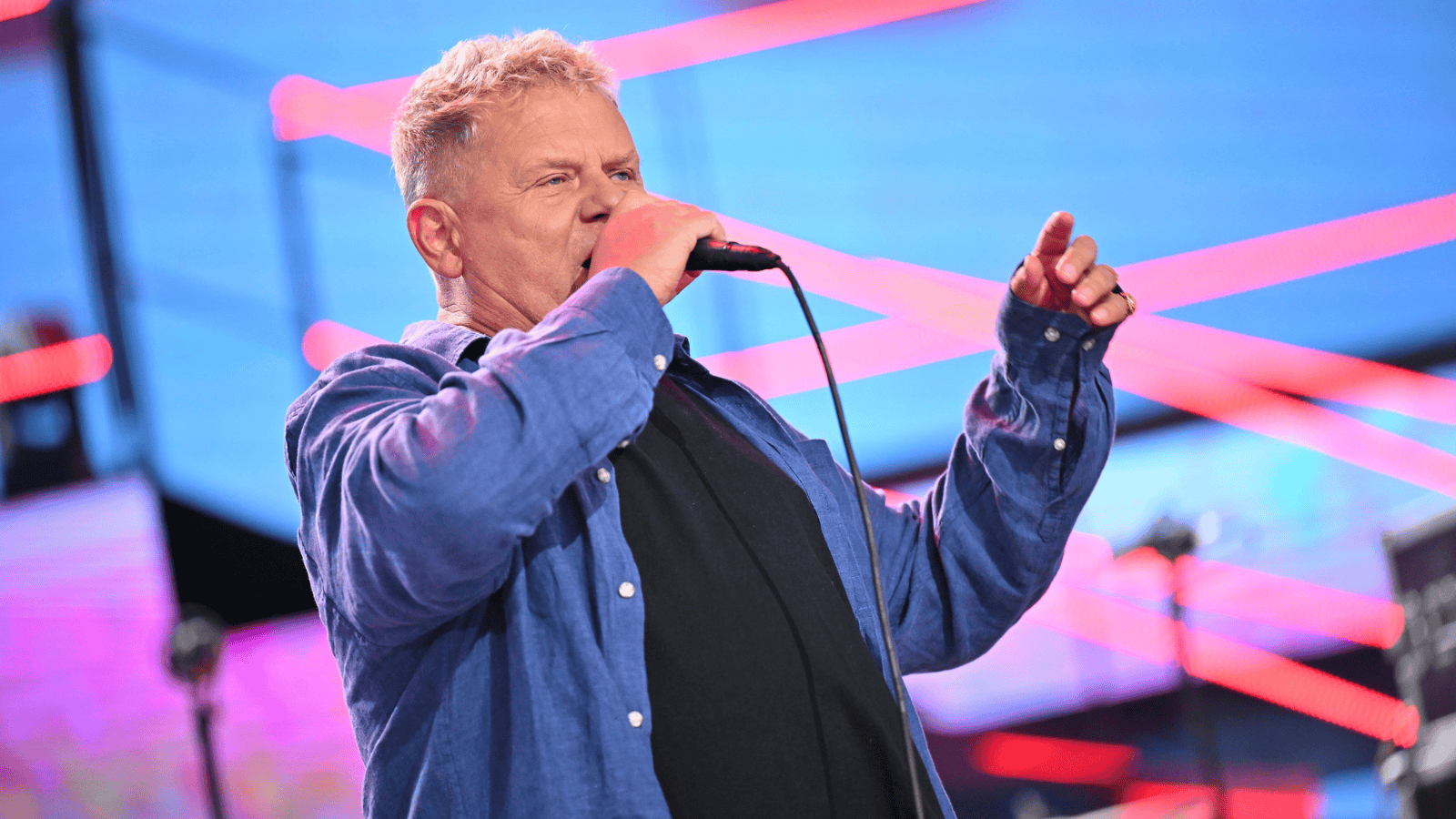 Kult zagrał bez Kazika na Teneryfie. Pusty mikrofon i hołd od fanów