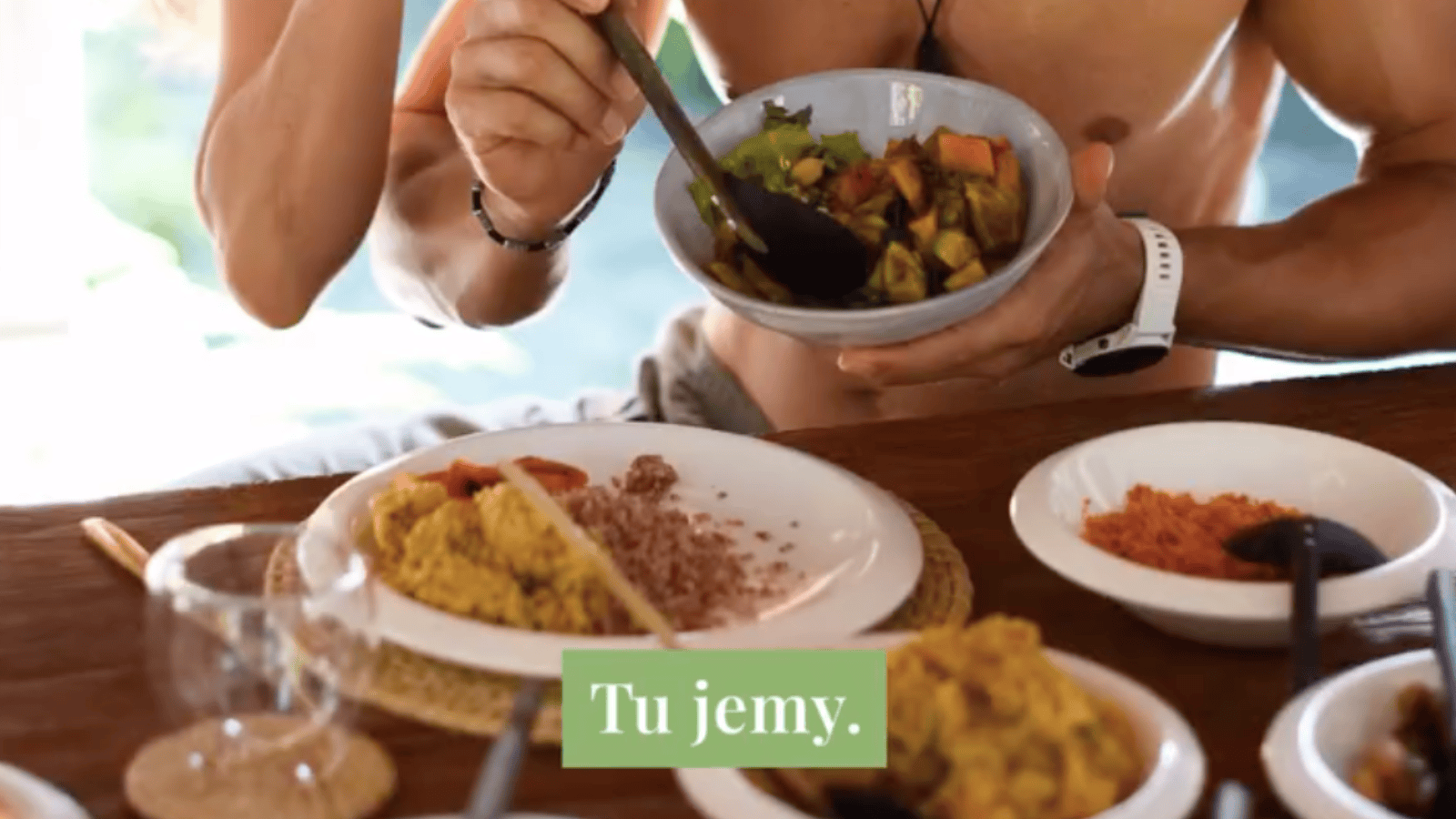 Uwielbiana prezenterka zniknęła za granicą. Pokazała, w jakich warunkach teraz mieszka