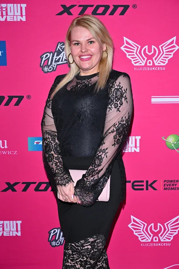 Kinga Zawodnik w obcisłej kreacji pokazała smukłe kształty. Jak modelka