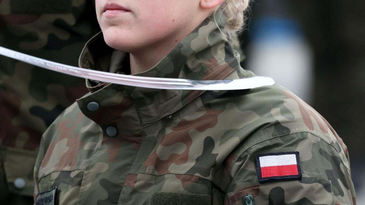 Kobieta żołnierka