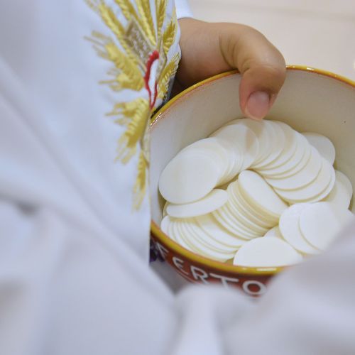 Skandal na komunii. Restauratorka usłyszała zarzuty