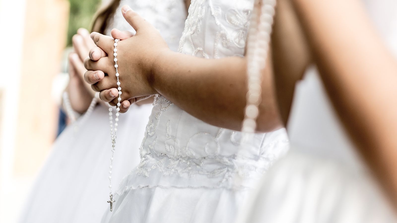 Prezenty komunijne pod lupą skarbówki. Przez jeden błąd można stracić krocie