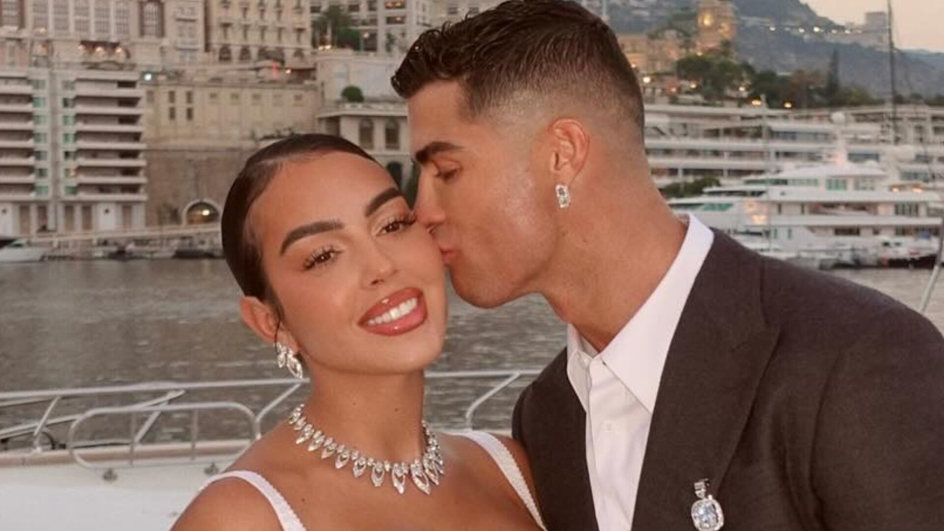 Stało się! Cristiano i Georgina już po “tak”. Zdjęcie wywołało szał