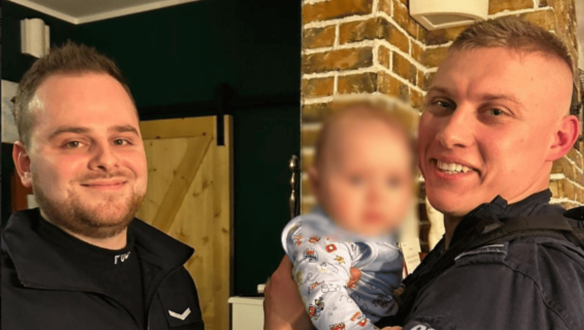 policjanci i niemowlę