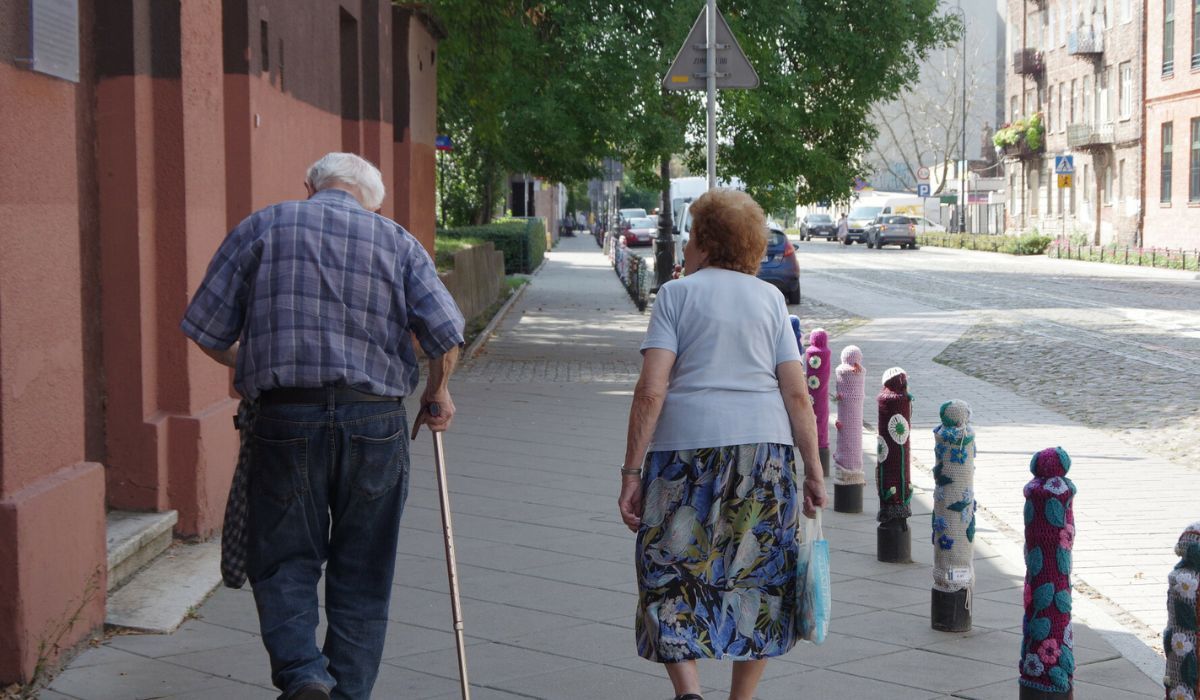 Świadczenie z ZUS od 60 roku życia. 1,7 tys. zł dla rodziców dorosłych dzieci