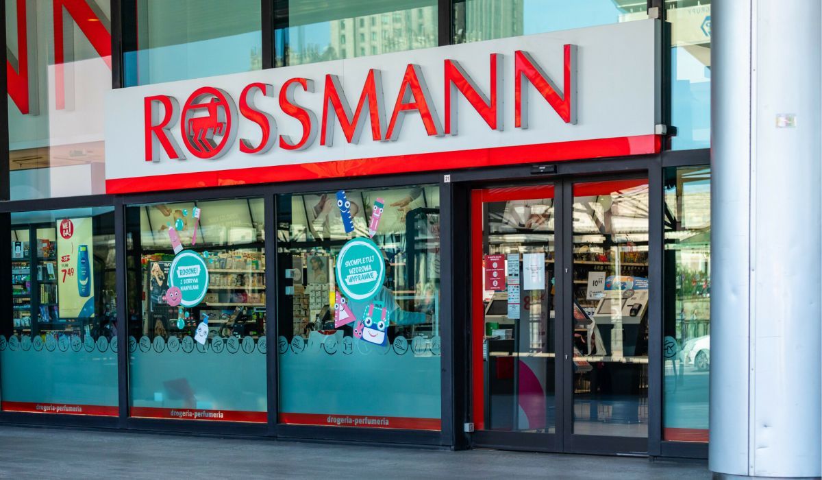 Rossmann przecenia kremy na zmarszczki. Znana marka za niecałe 20 zł