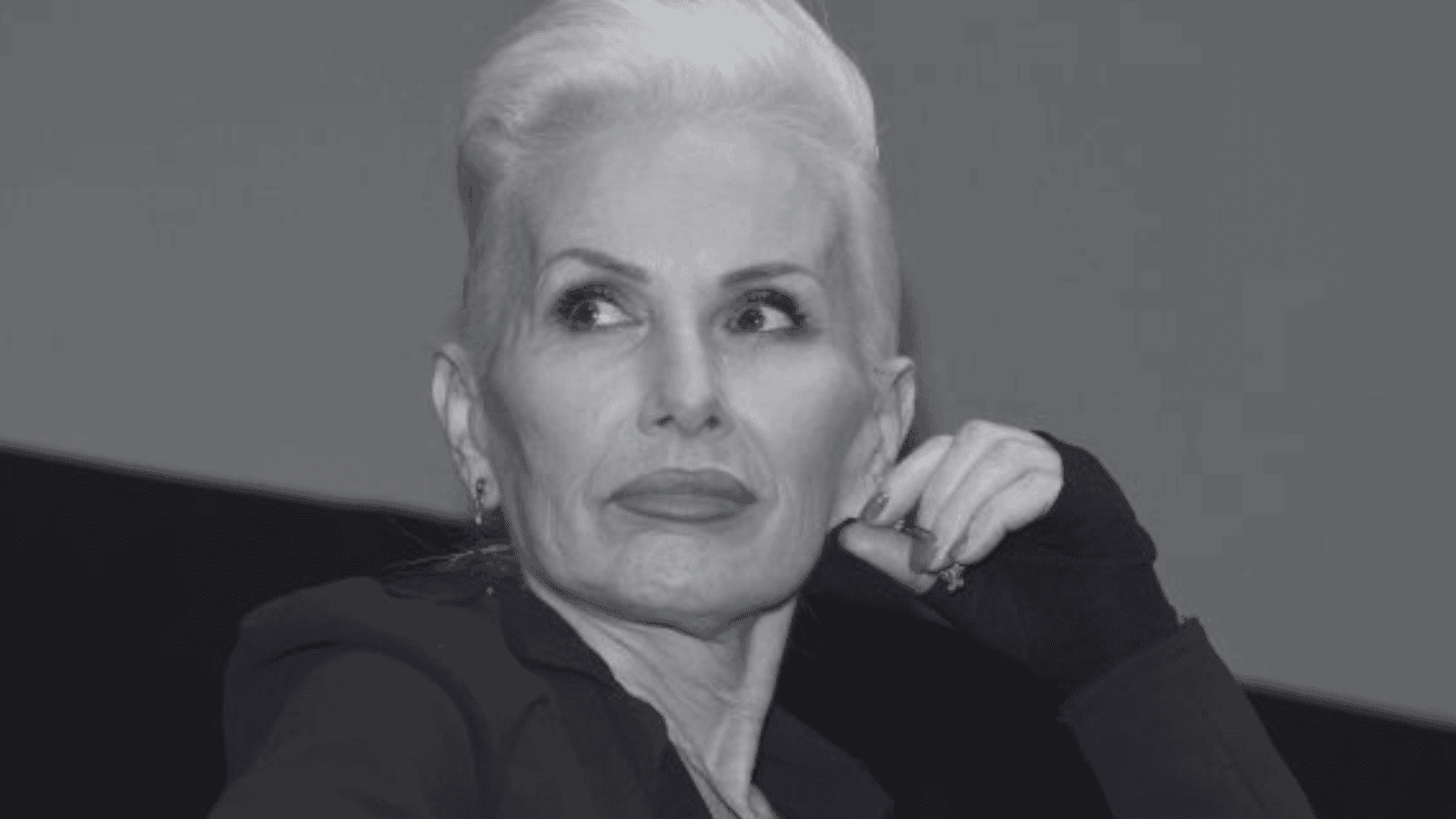 Zdewastowano mural największej polskiej artystki. Jej mąż zareagował