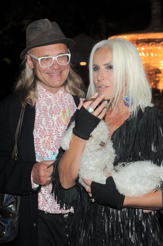 Sipowicz przed Wigilią przystroił grób Kory. Fani zalali go komentarzami