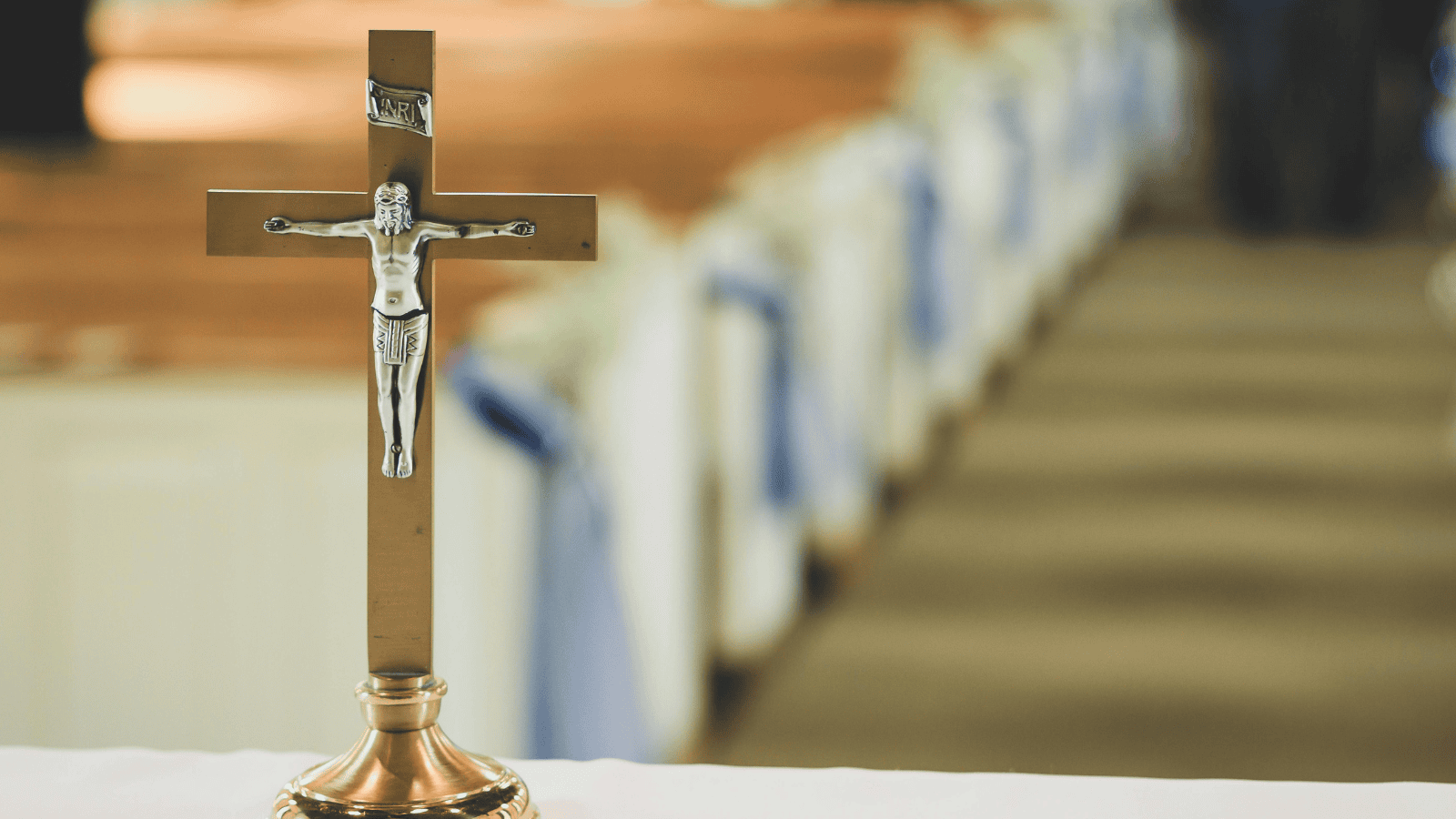 Ksiądz nagle przerwał mszę. Chwilę później zaskoczył wiernych