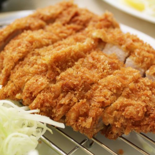 Pyszny kotlet schabowy w chrupiącej panierce