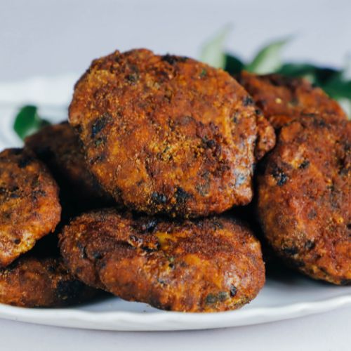 Siekam i dodaję do masy na mielone. Na te kotlety czekałem cały rok