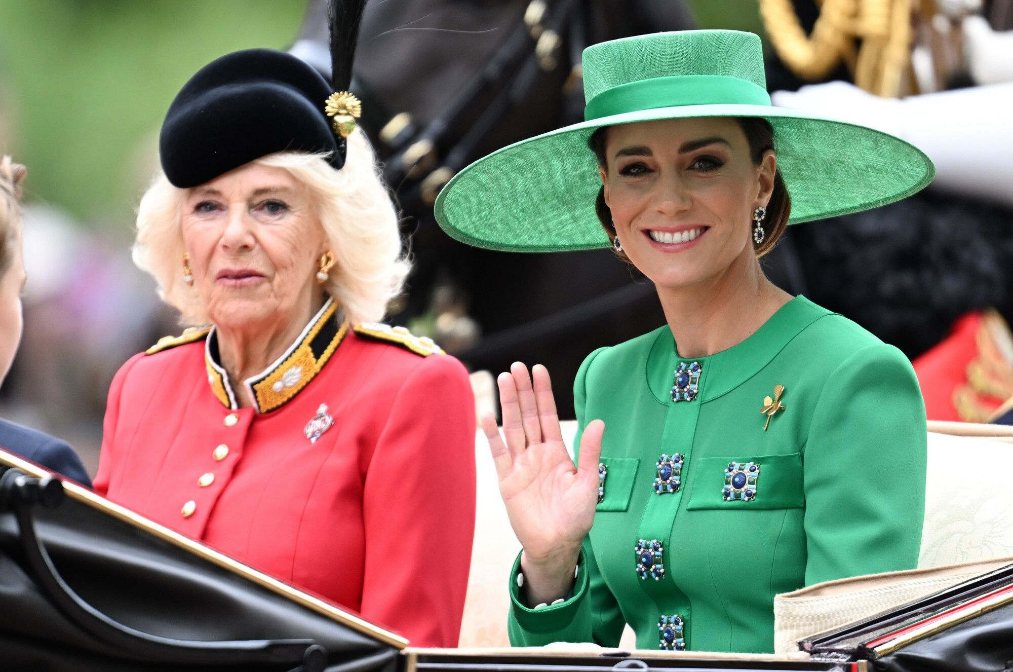 Królowa Camille i księżna Kate 