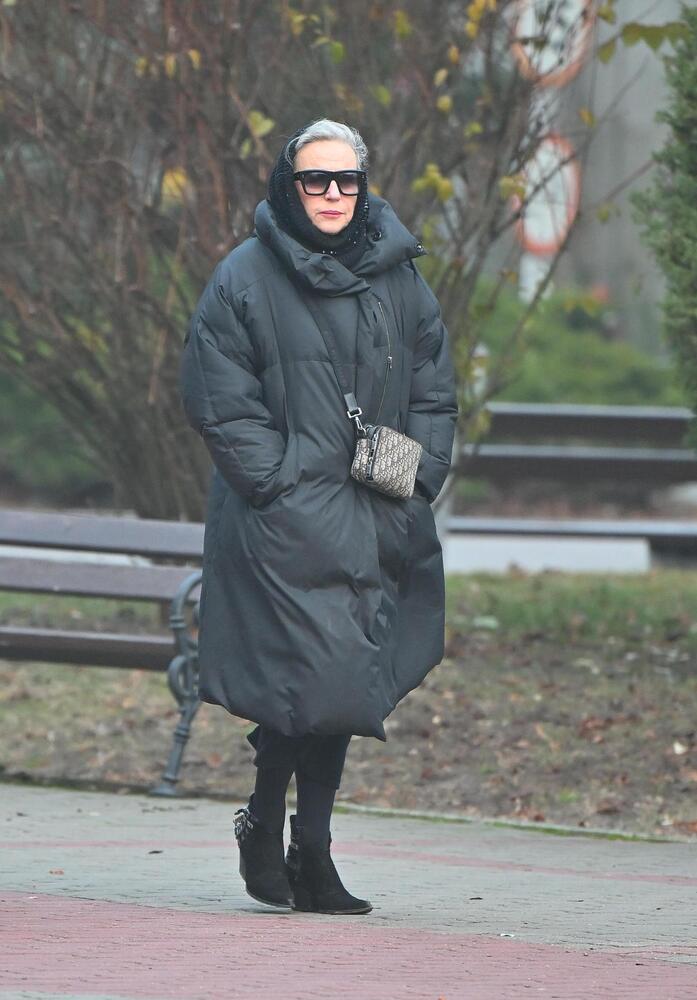 Zakapturzona postać na pogrzebie Magdy Umer. To uwielbiana aktorka