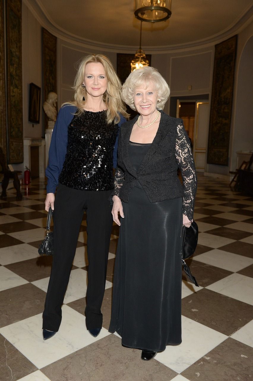 88-letnia Krystyna Loska przyłapana na mieście. Tak dziś wygląda ikona telewizji